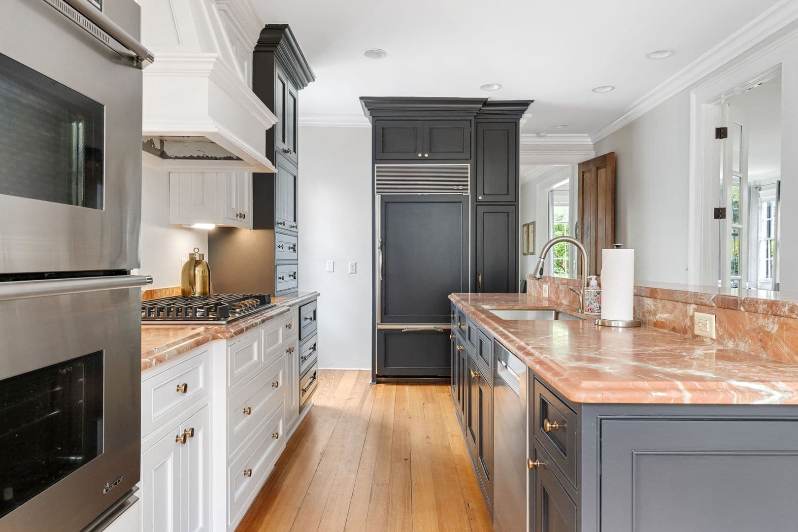 Charleston House: 88 S Battery