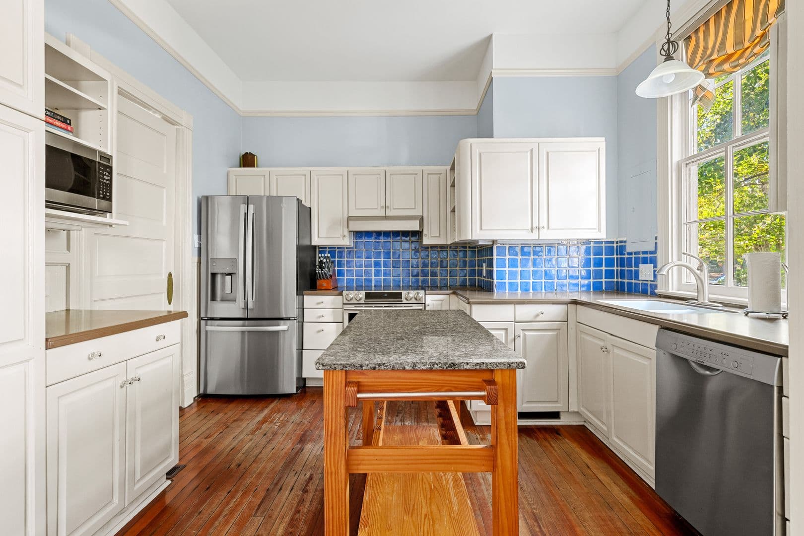 Charleston House: 118 Rutledge Avenue