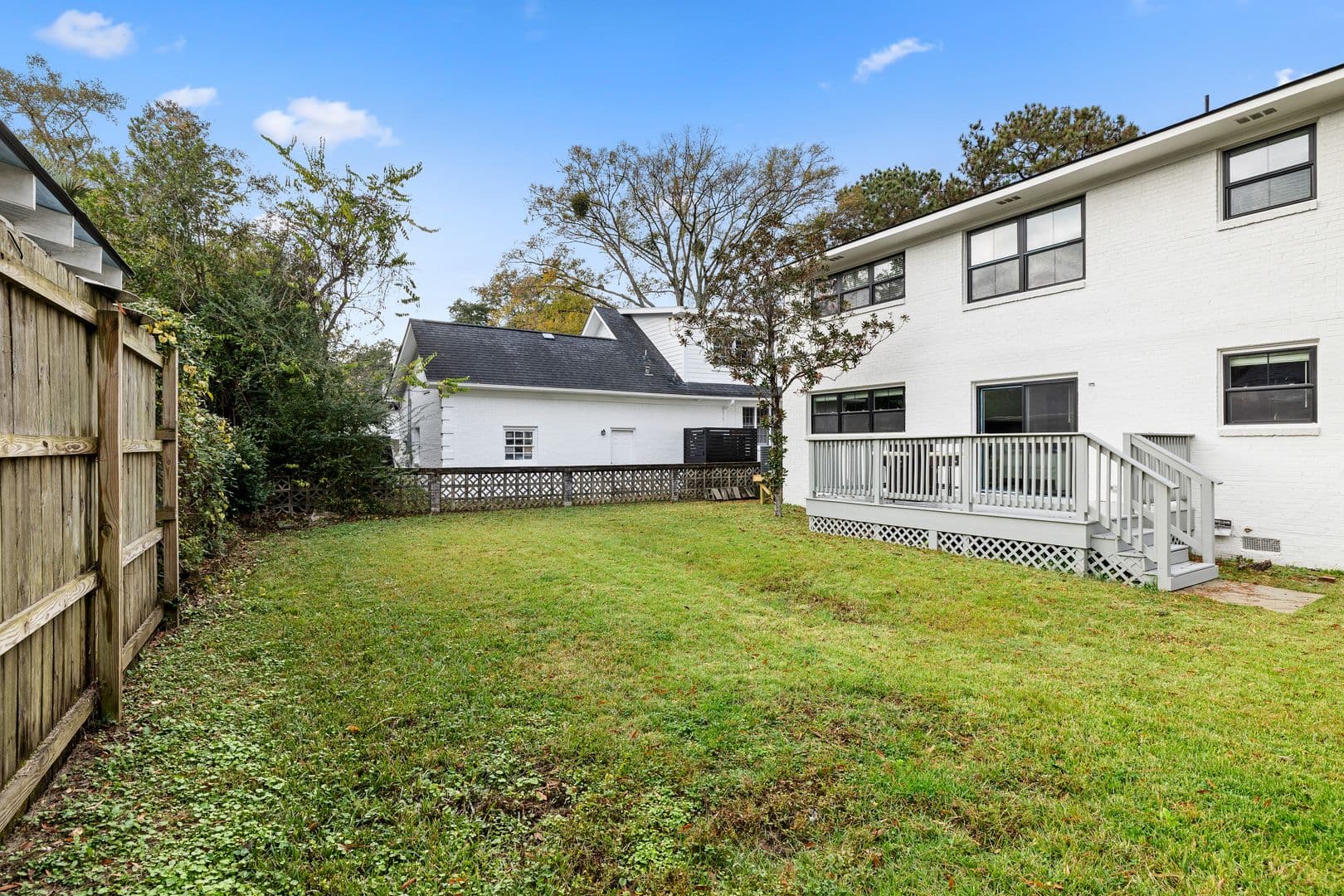 Charleston House: 189 Third Avenue