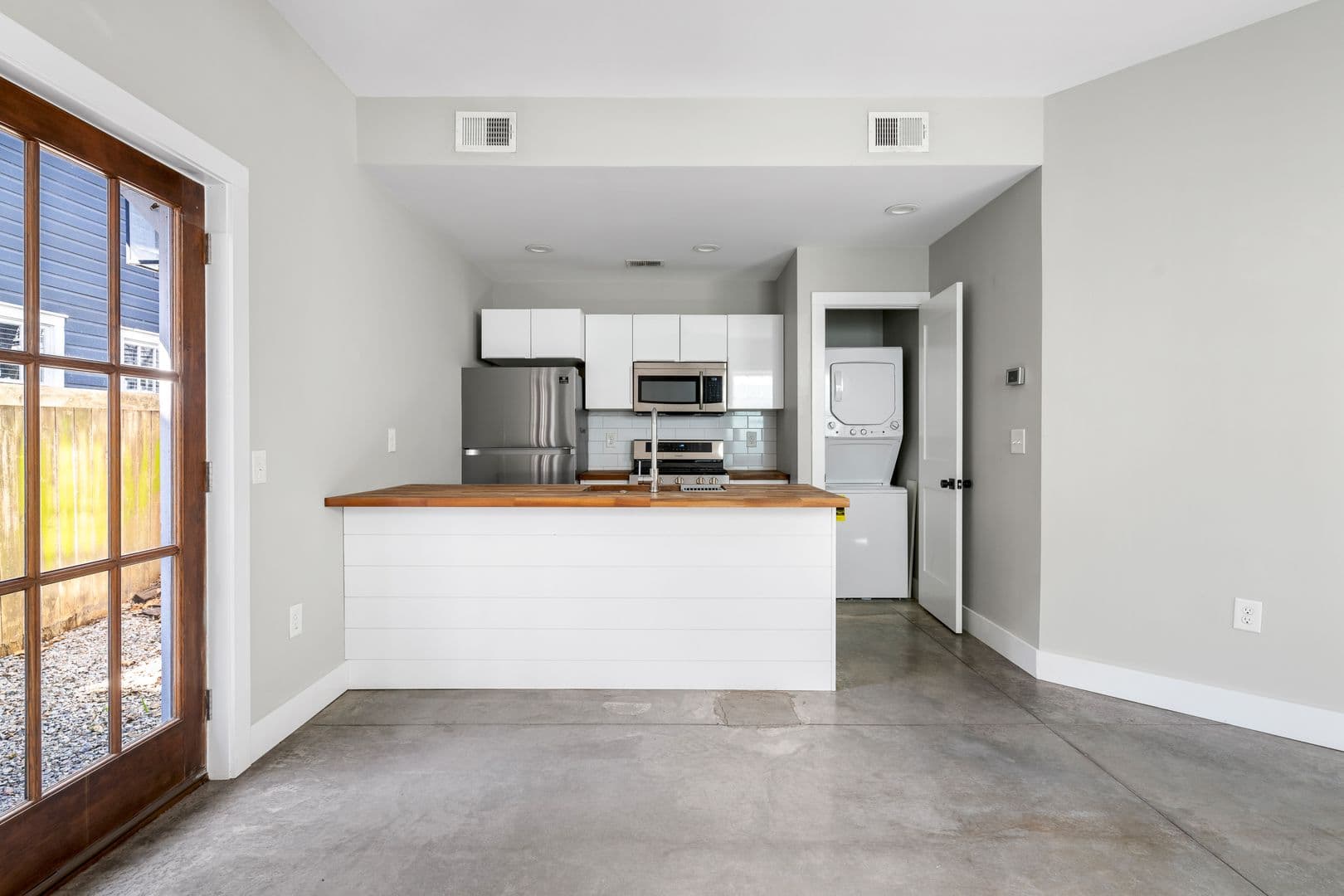 Charleston House: 195 Smith Street