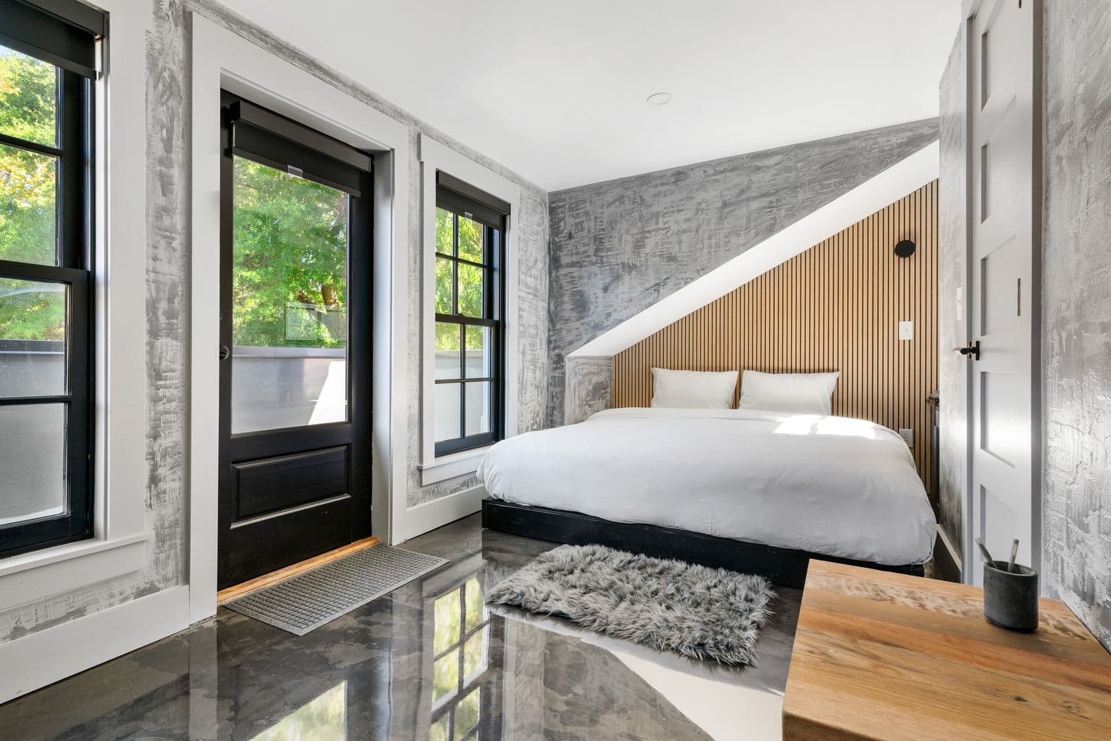 Charleston House: 250 Rutledge Avenue