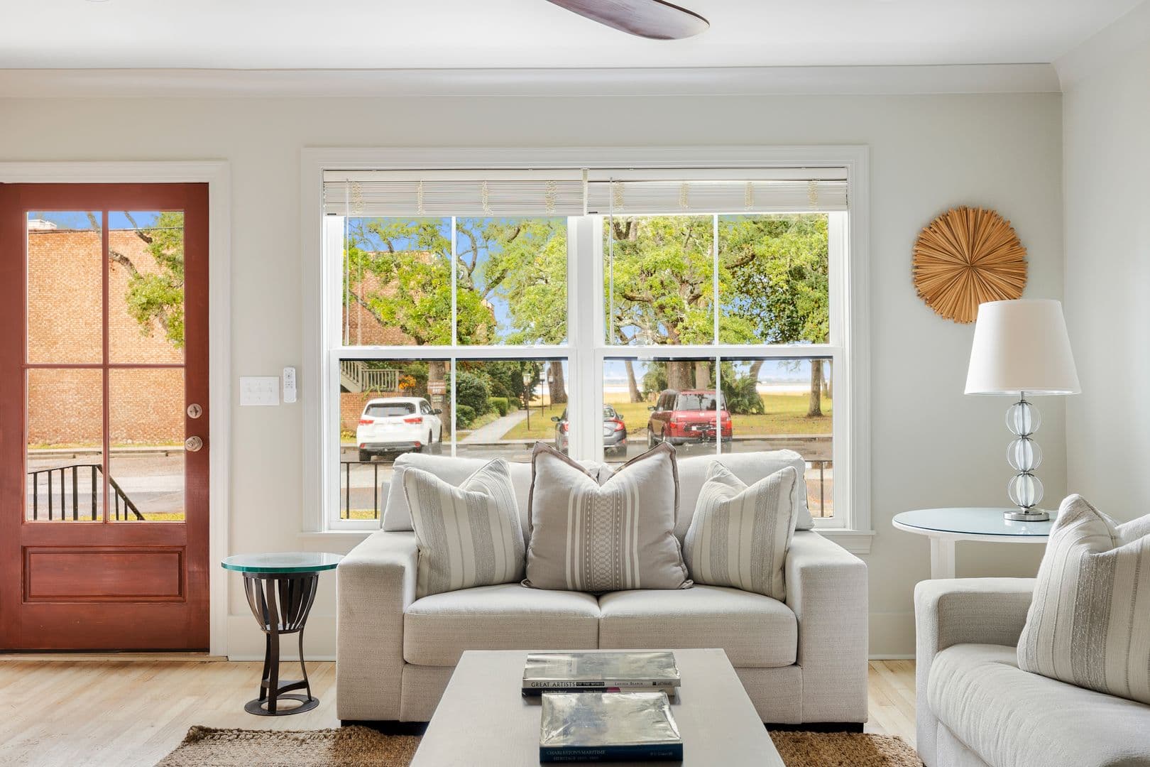 Charleston House: 189 Third Avenue