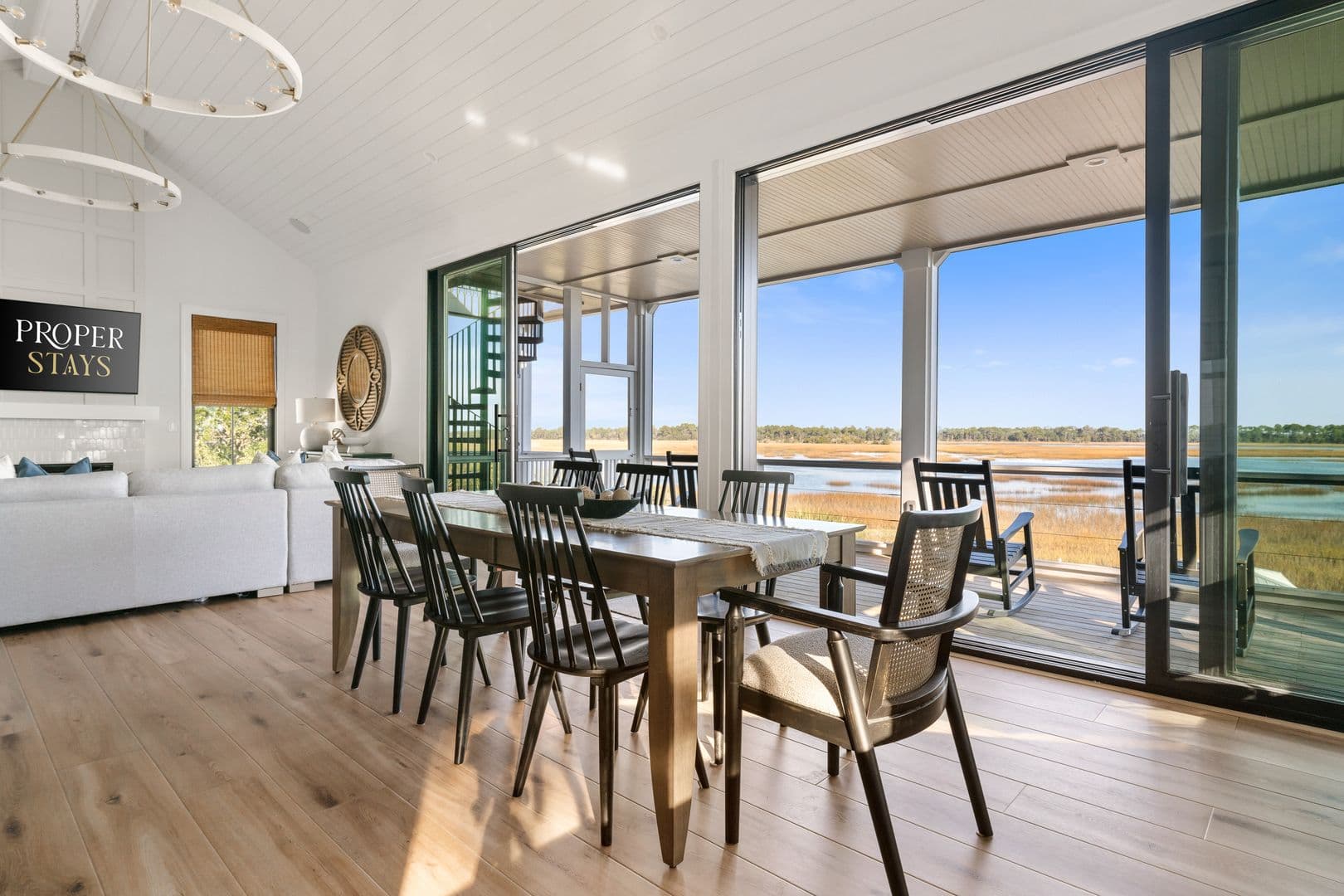 Charleston House: 1532 Oak Island Drive