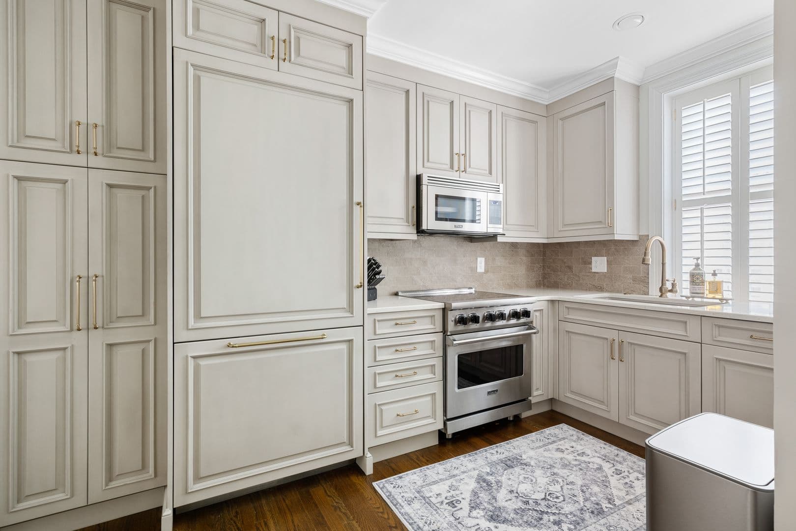 Charleston House: 38 Elliot Street