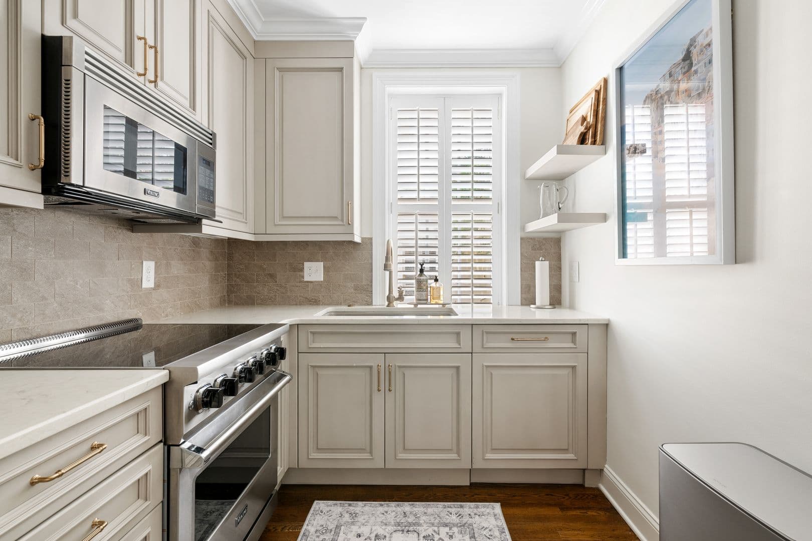 Charleston House: 38 Elliot Street