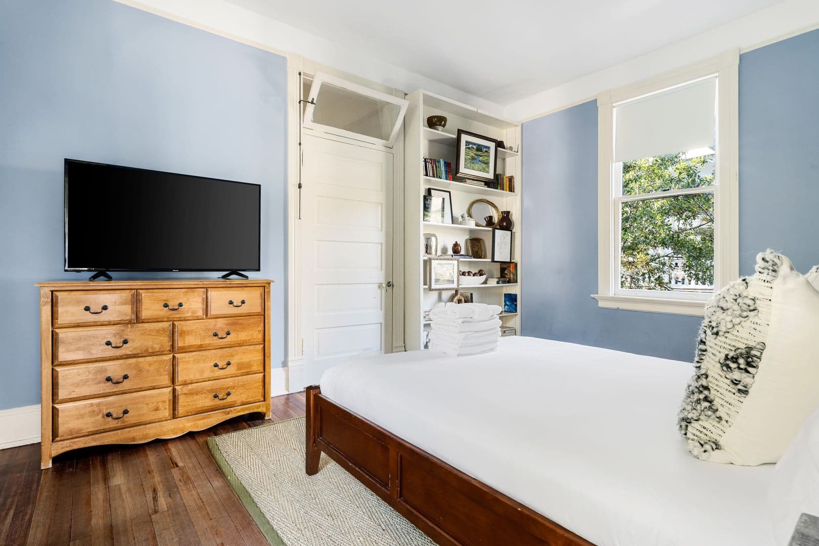 Charleston House: 118 Rutledge Avenue