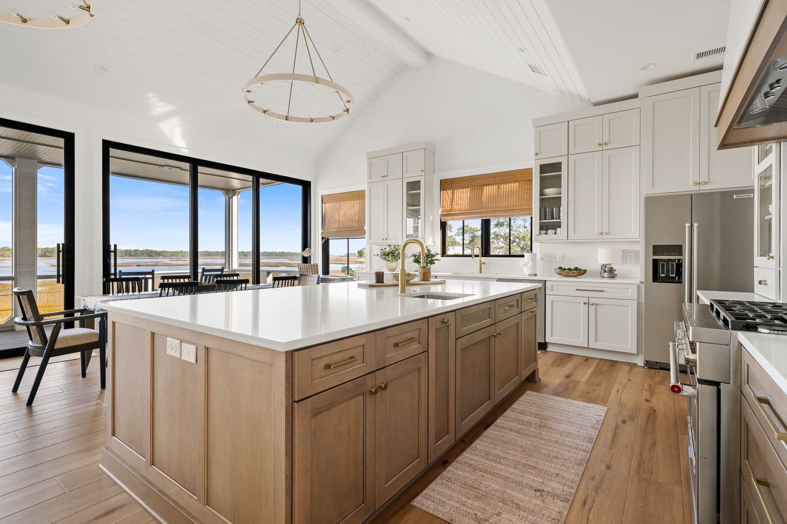 Charleston House: 1532 Oak Island Drive