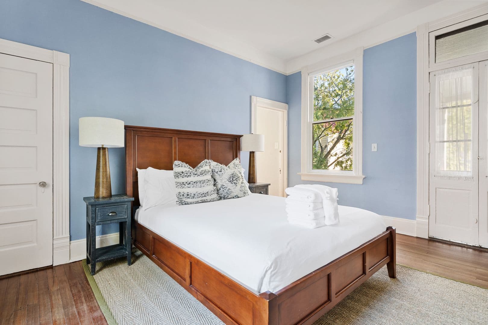Charleston House: 118 Rutledge Avenue