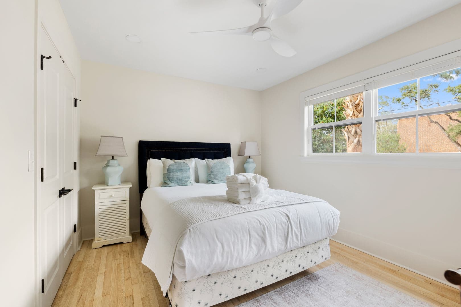 Charleston House: 189 Third Avenue