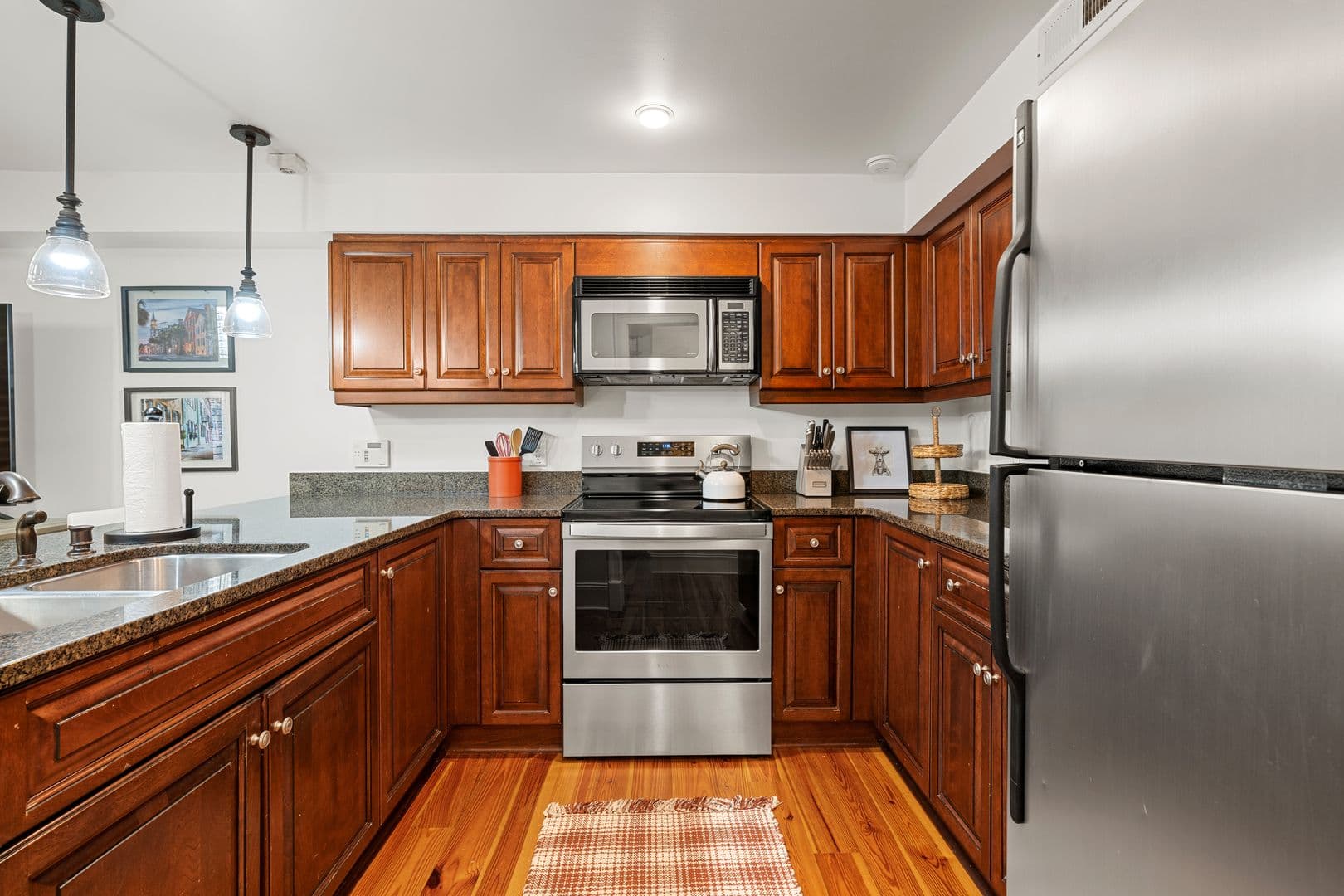 Charleston House: 377 King Street