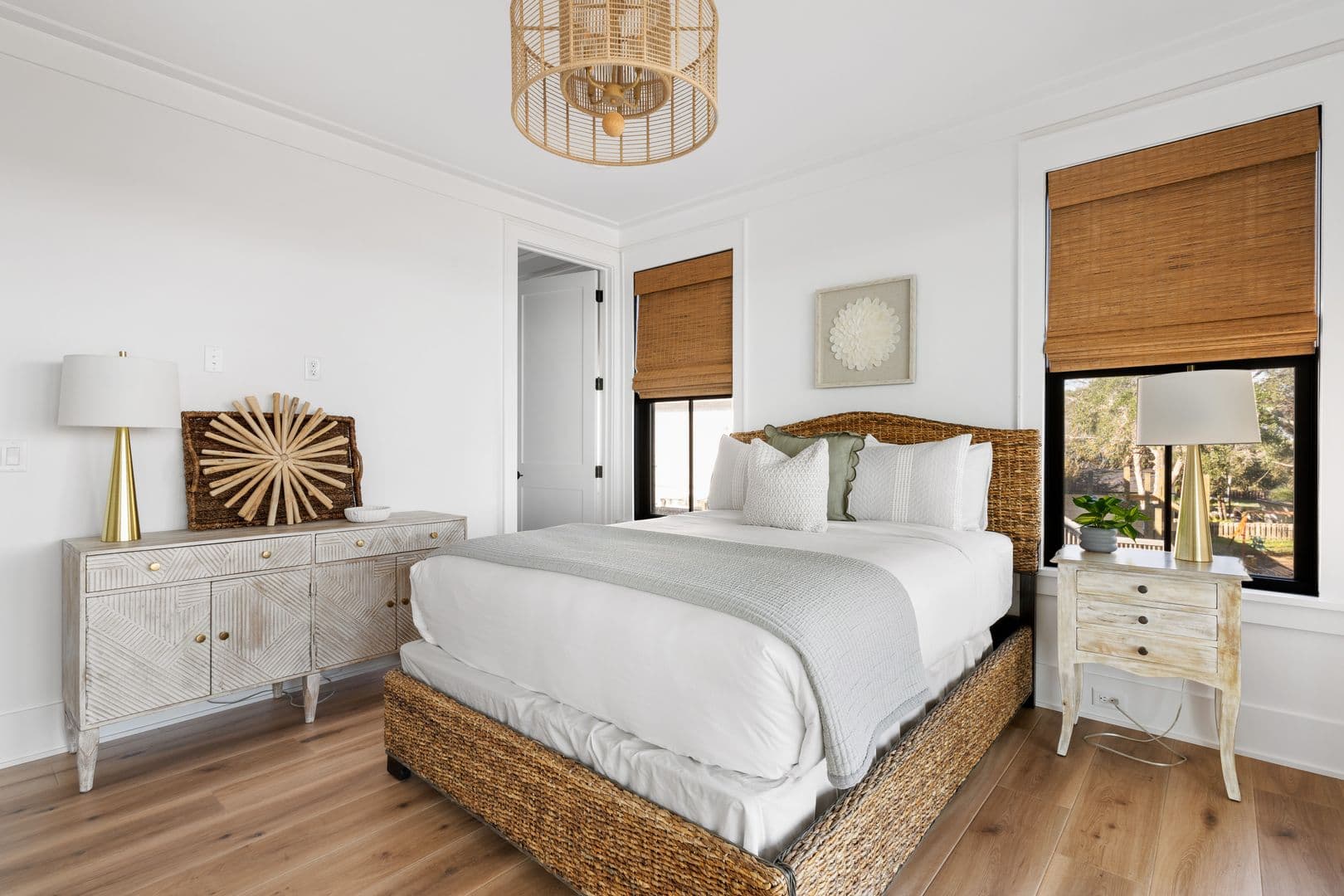 Charleston House: 1532 Oak Island Drive