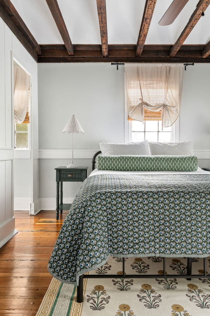 Charleston House: 25 Sires Street