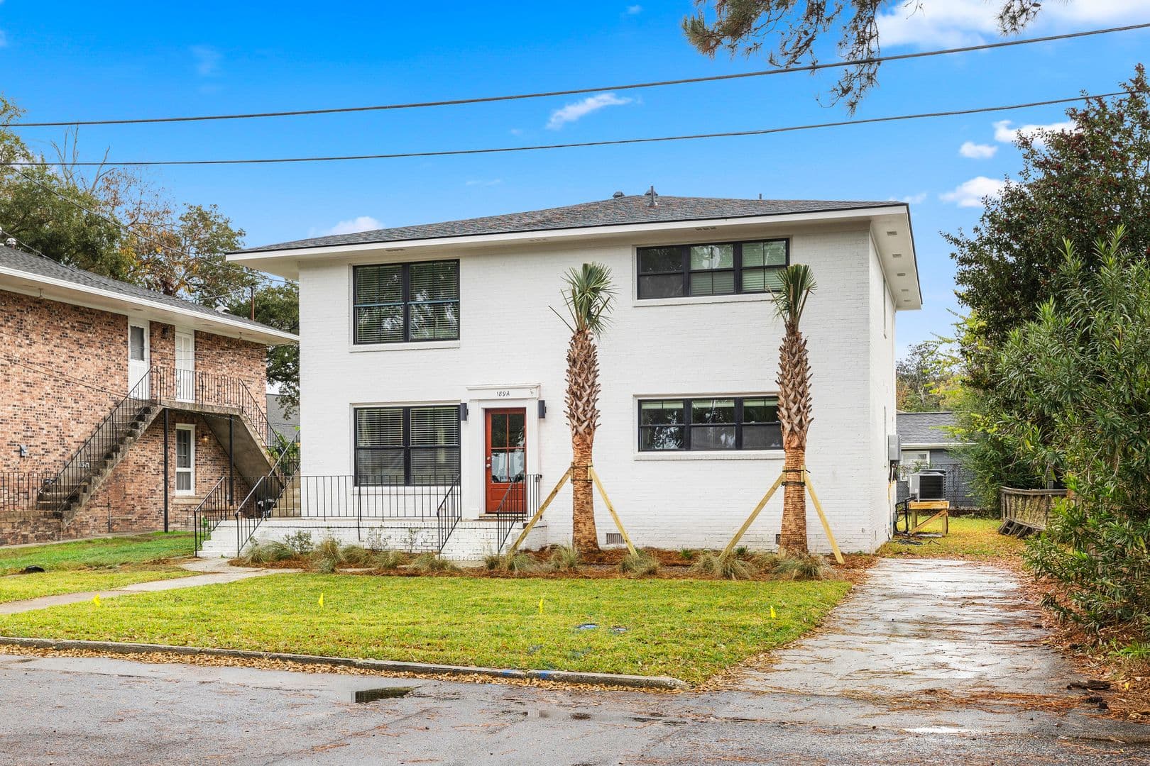 Charleston House: 189 Third Avenue
