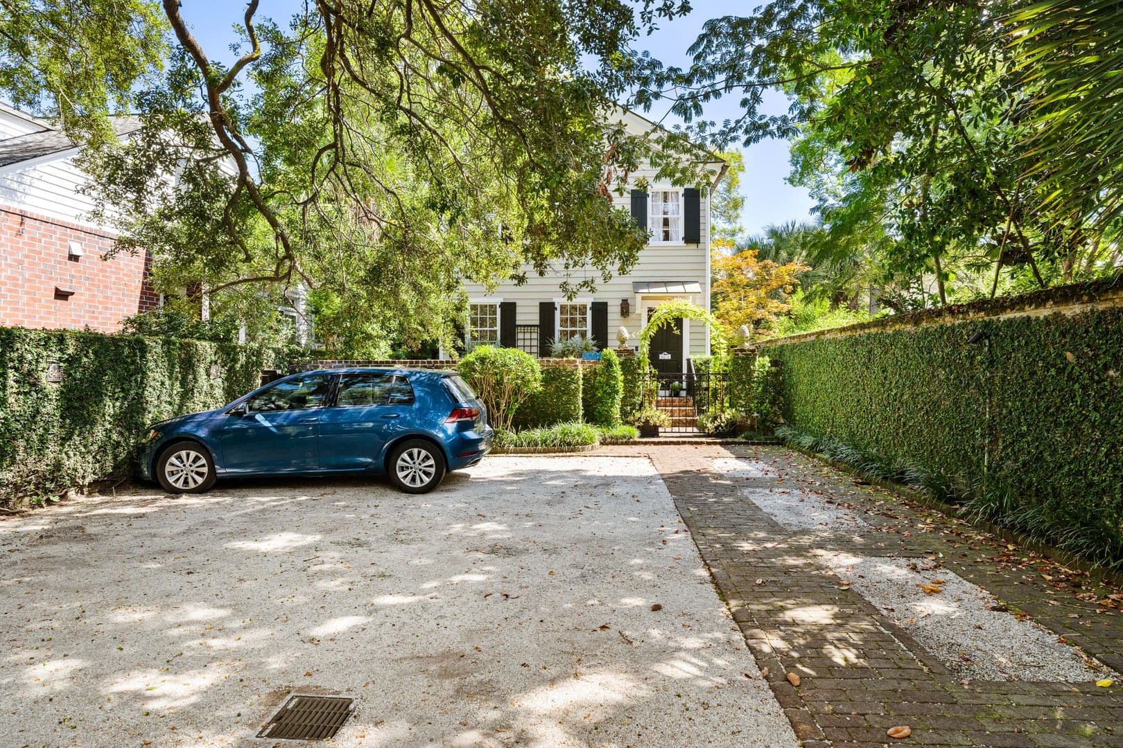 Charleston House: 84 1/3 King Street
