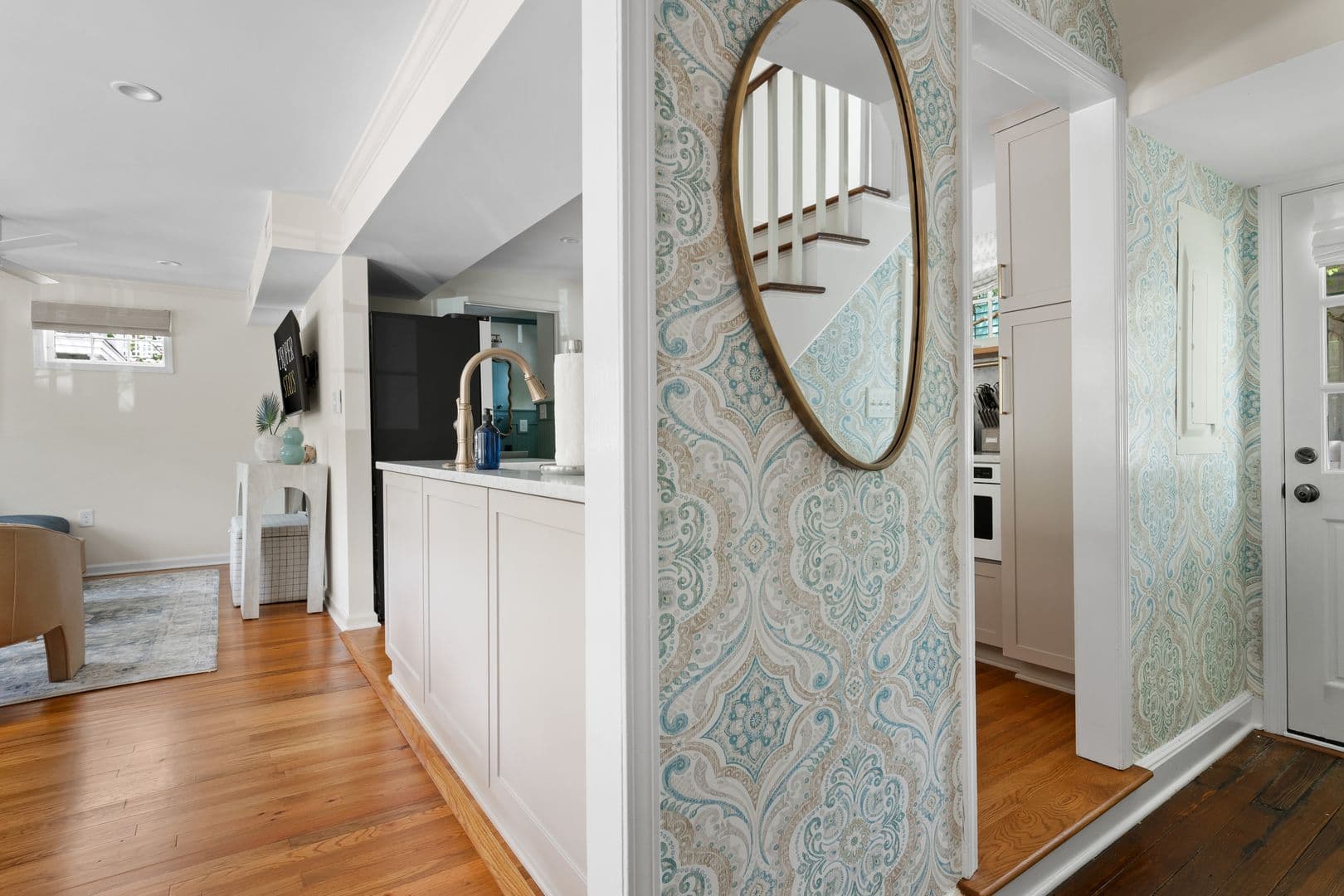 Charleston House: 6 Smith Place