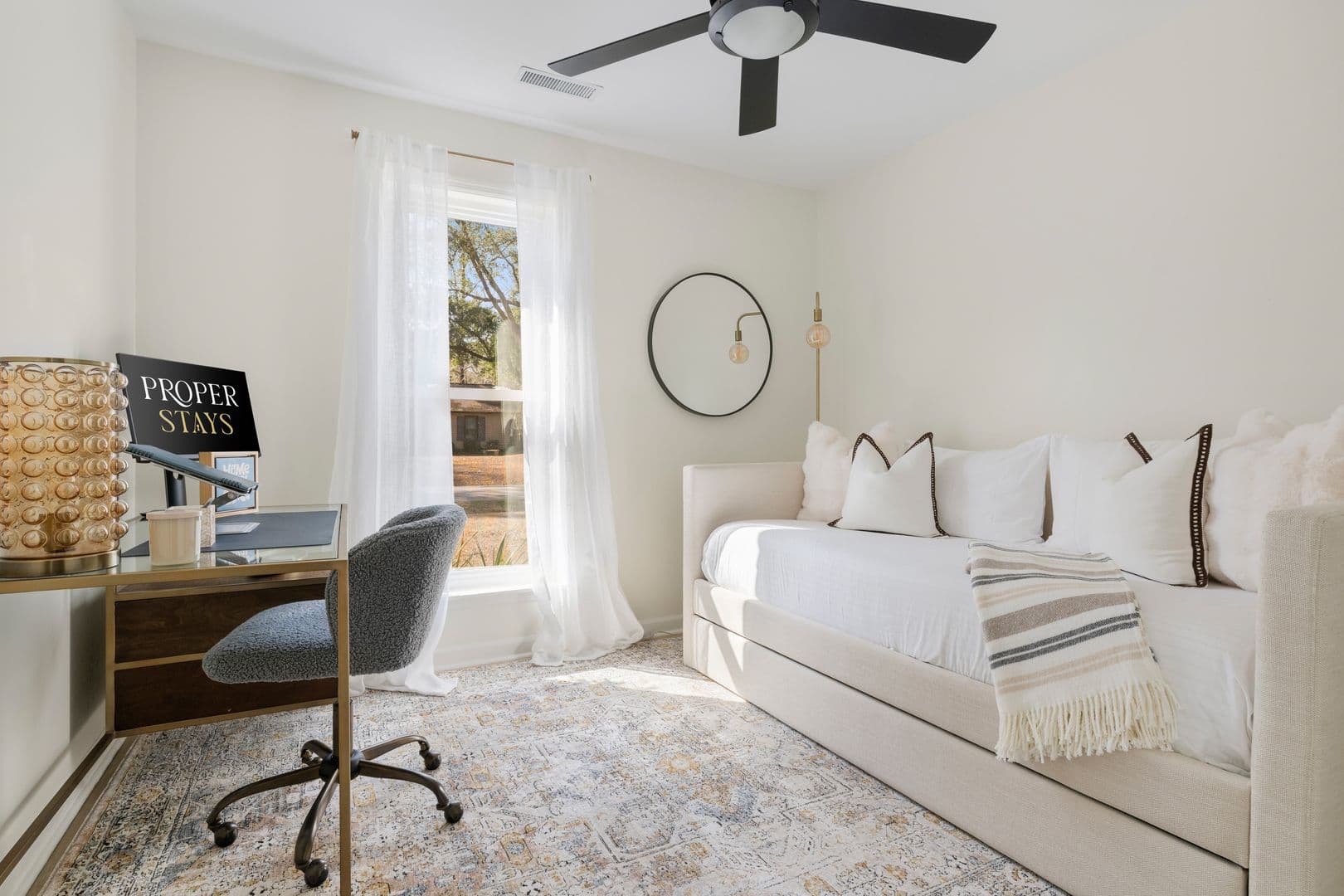 Charleston House: 14 Hillcreek Blvd