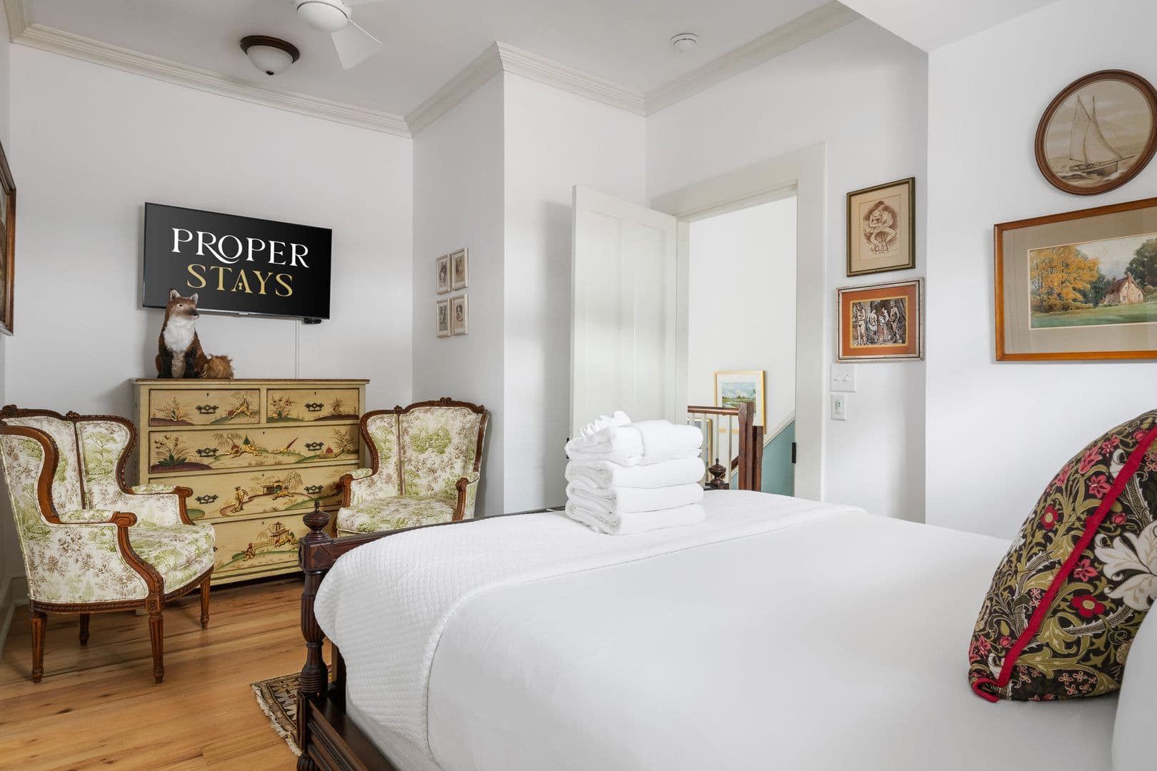 Charleston House: 21 Savage Street