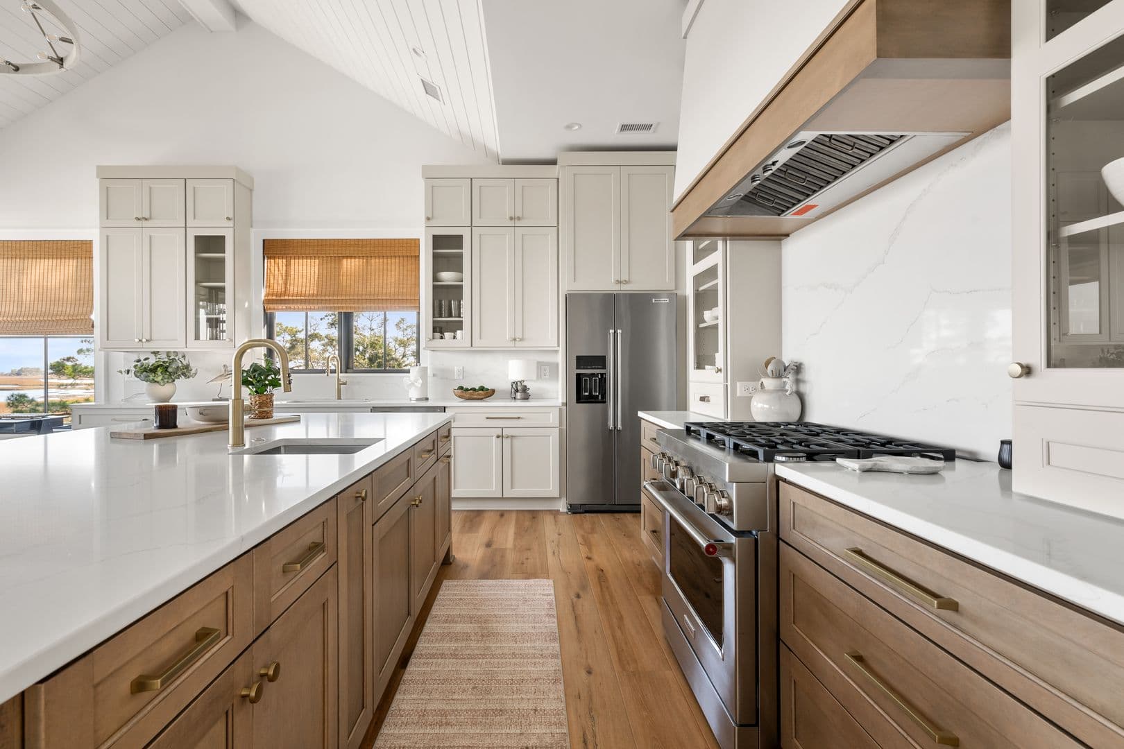 Charleston House: 1532 Oak Island Drive