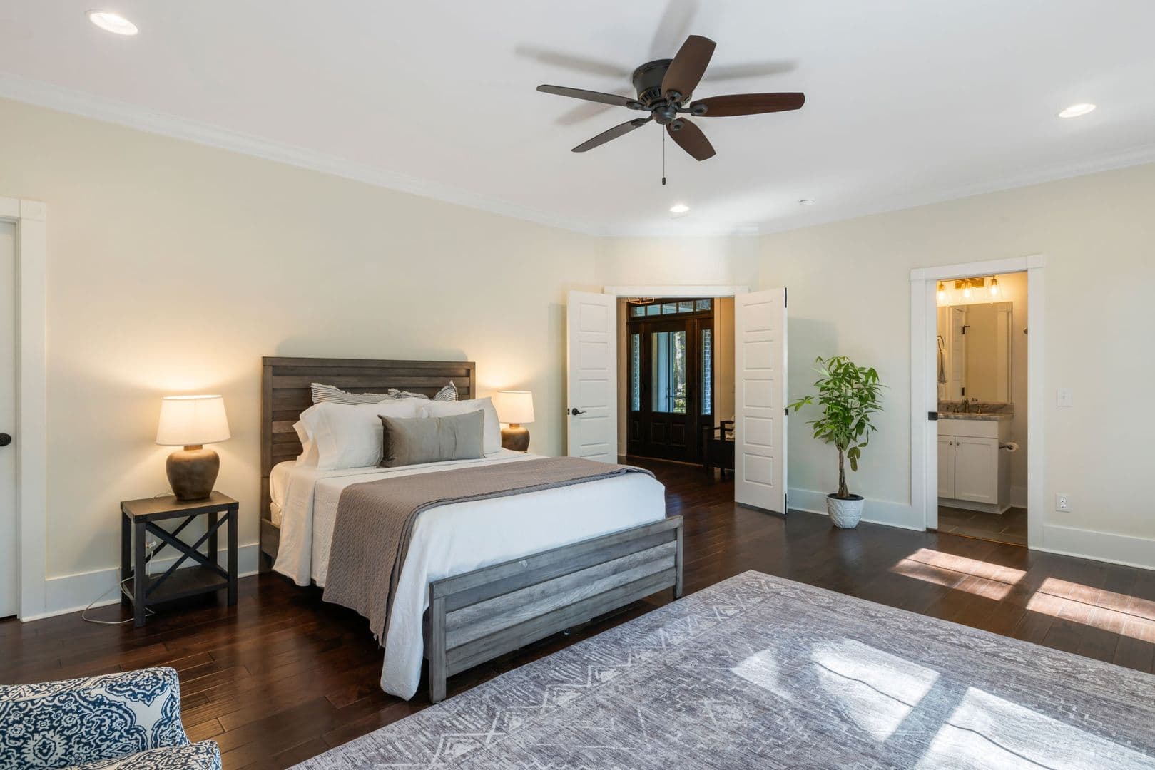 Charleston House: 2112 Parkway Drive