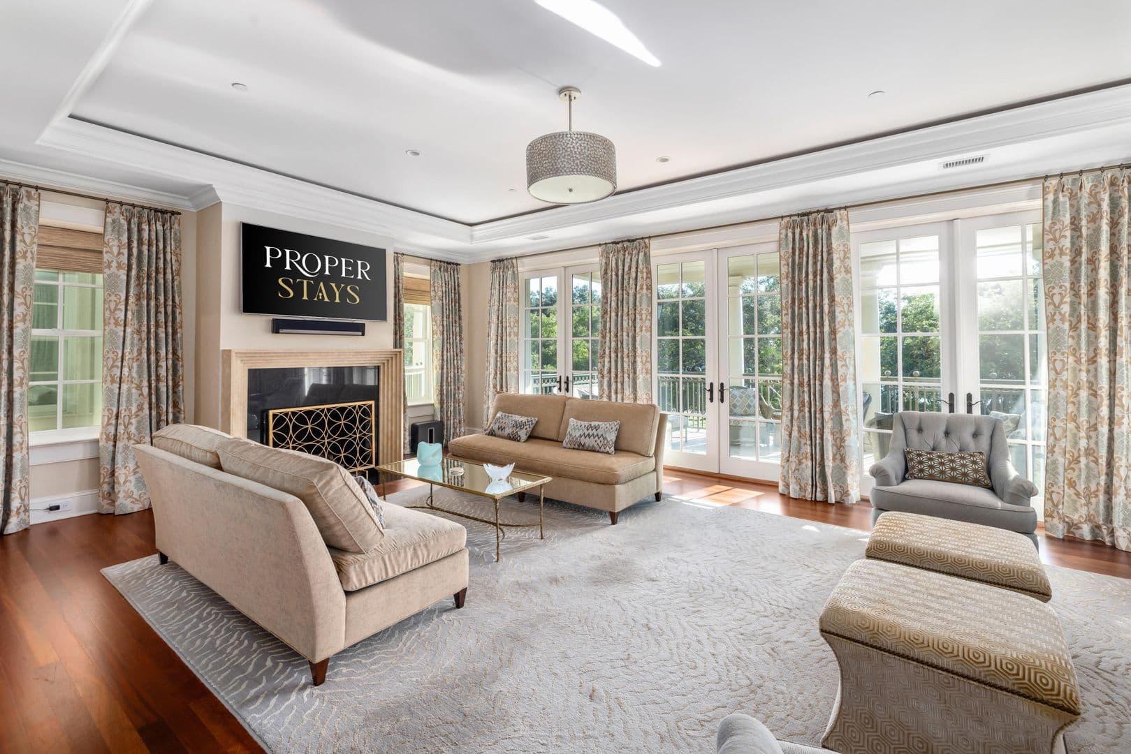 Charleston House: 5 Middle Atlantic Wharf