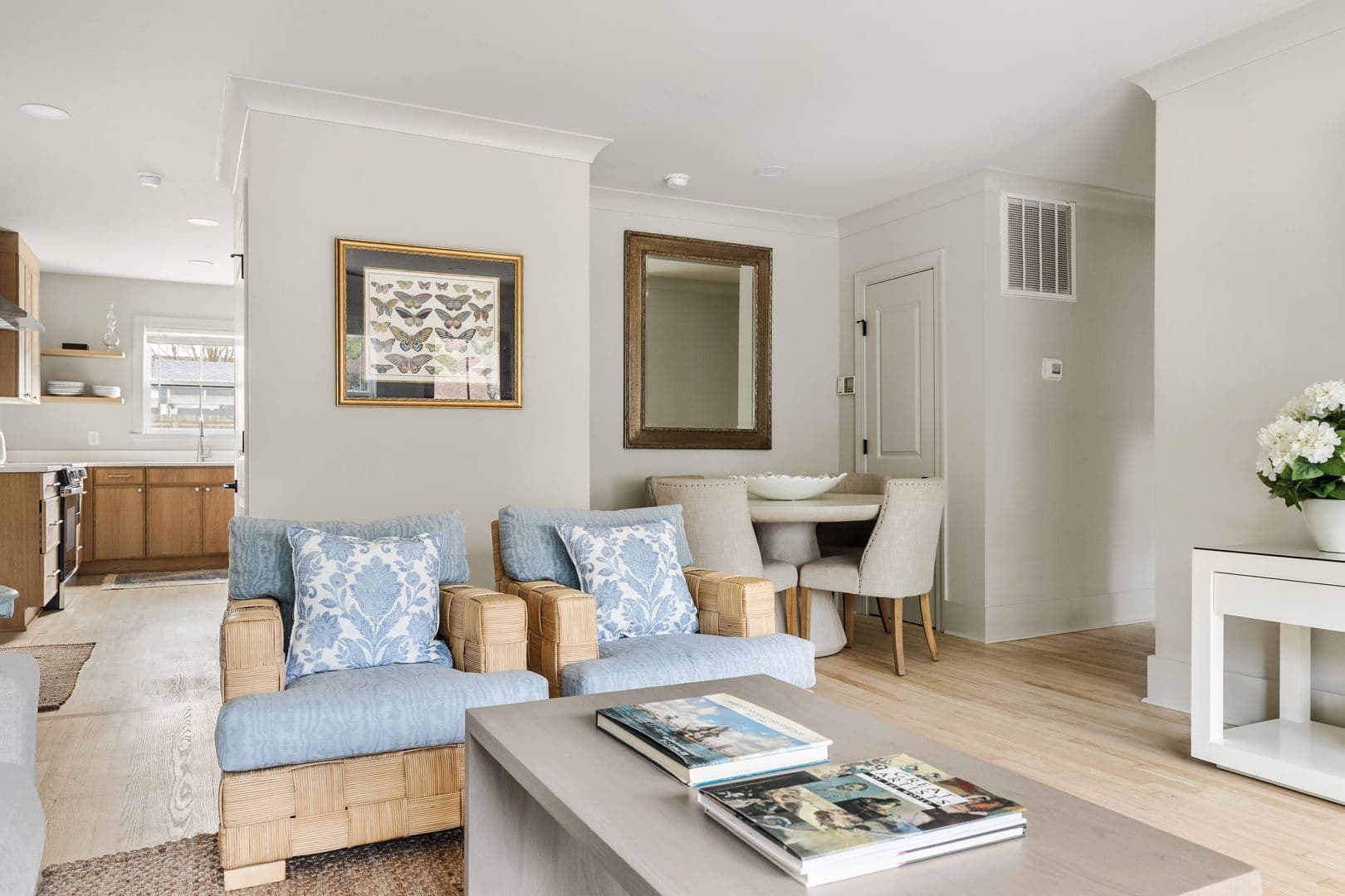 Charleston House: 189 Third Avenue
