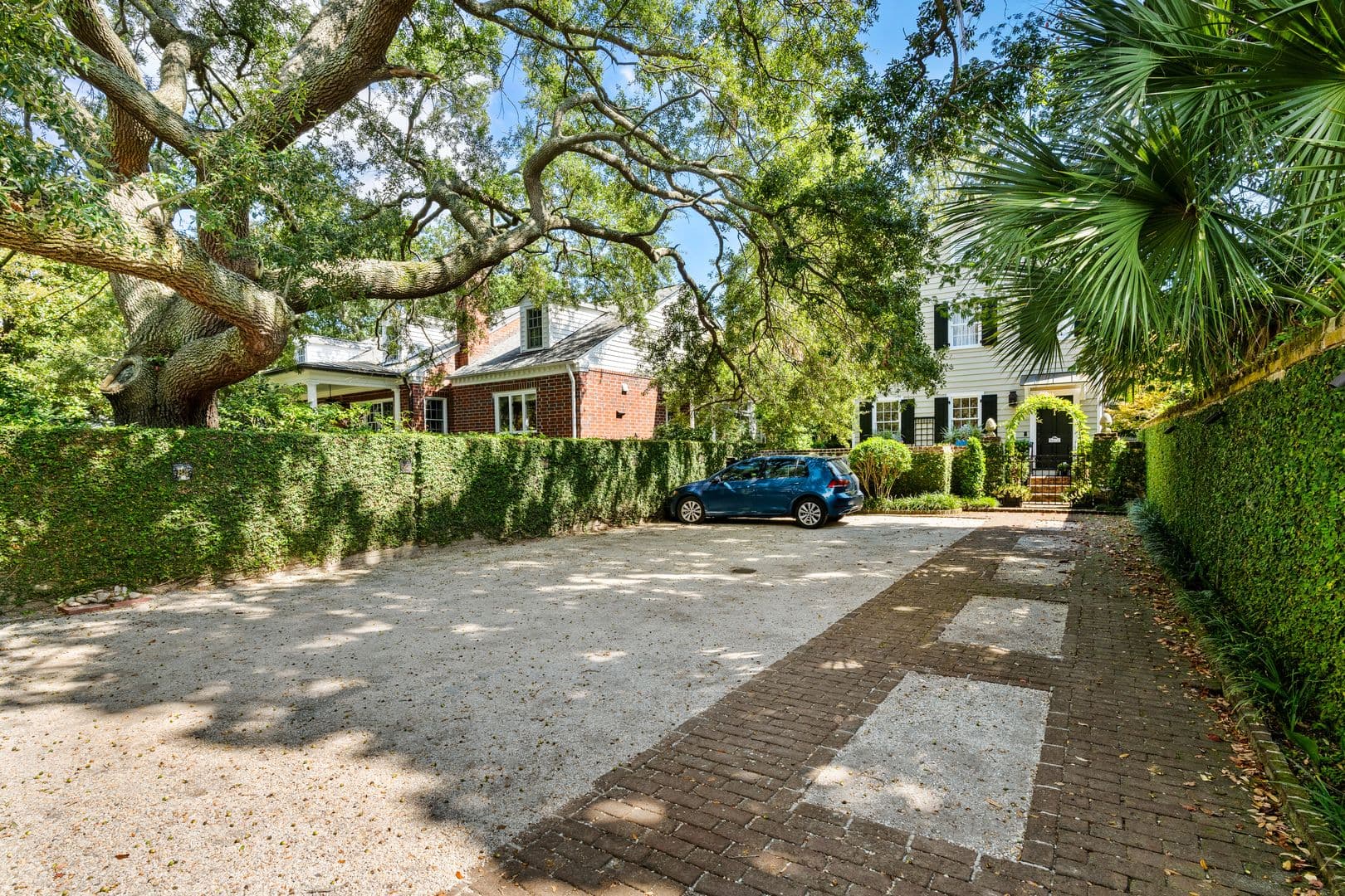 Charleston House: 84 1/3 King Street