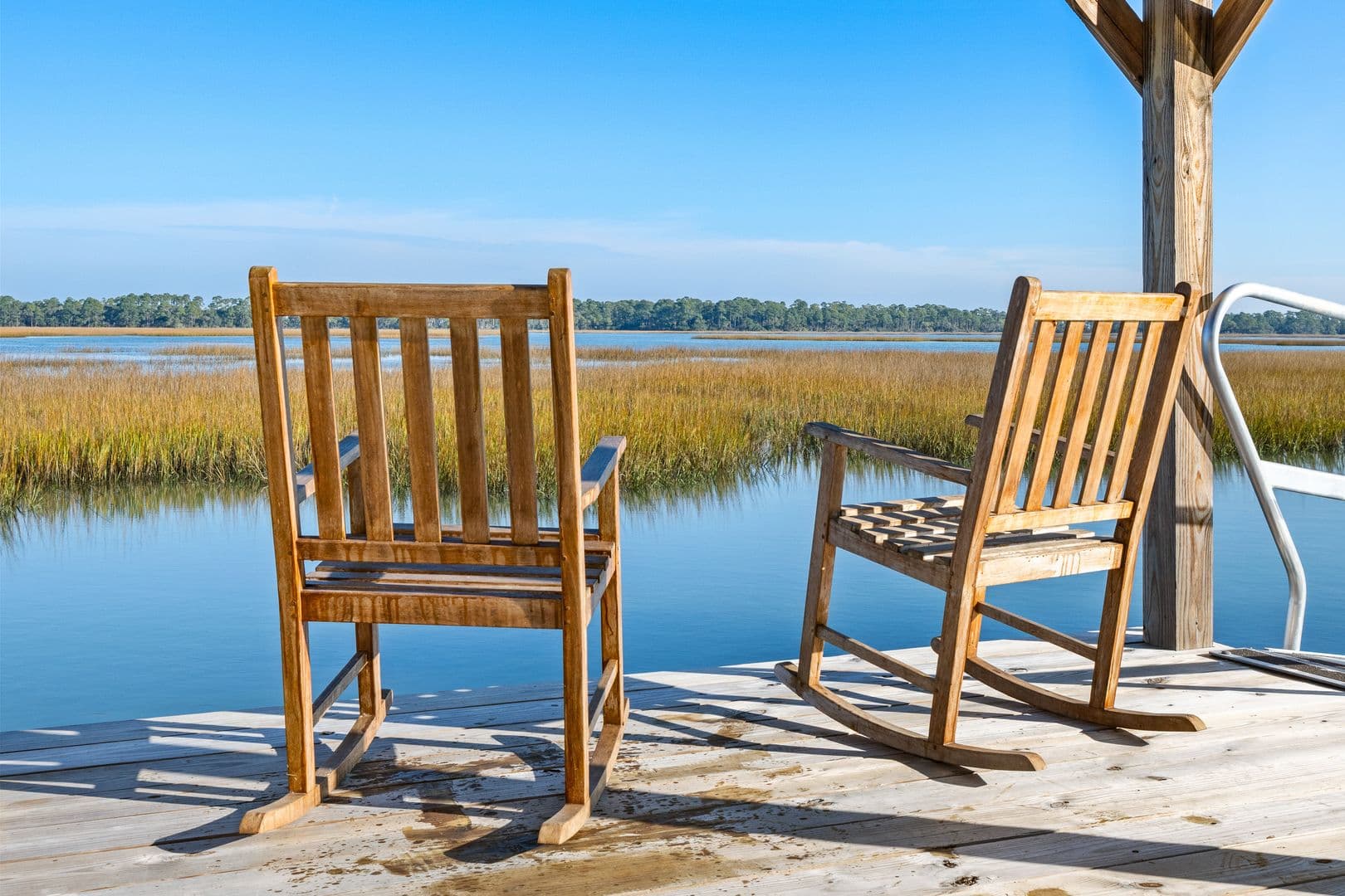 Charleston House: 1532 Oak Island Drive