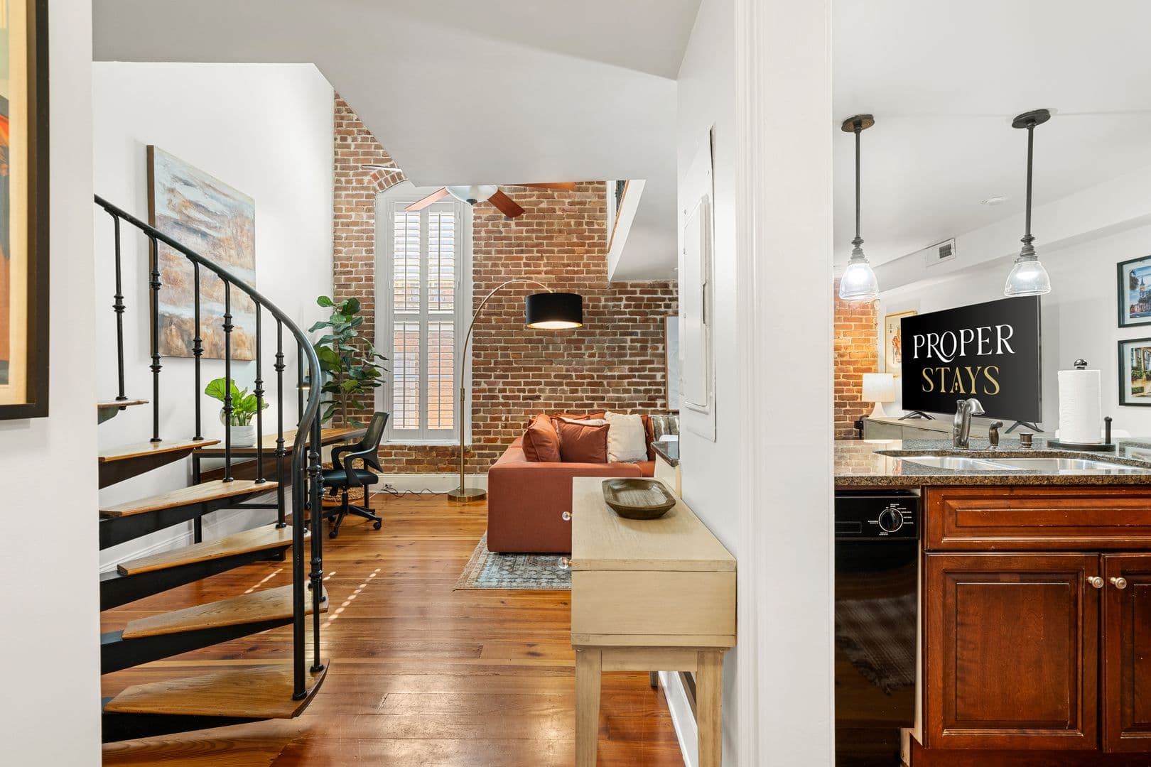 Charleston House: 377 King Street