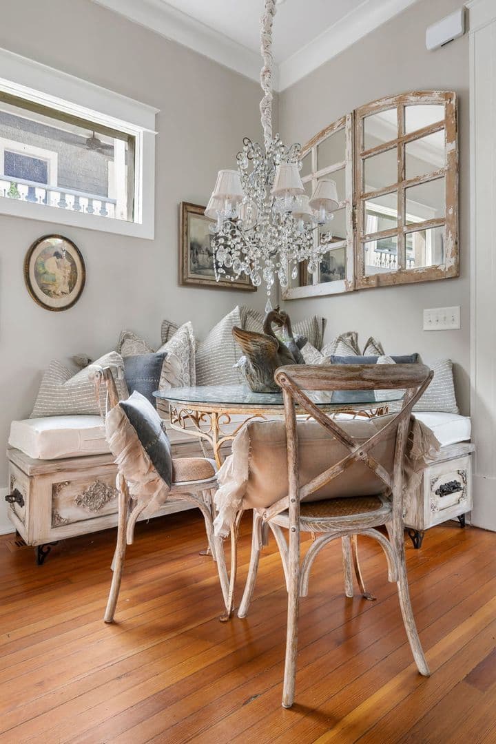 Charleston House: 50 Montagu Street