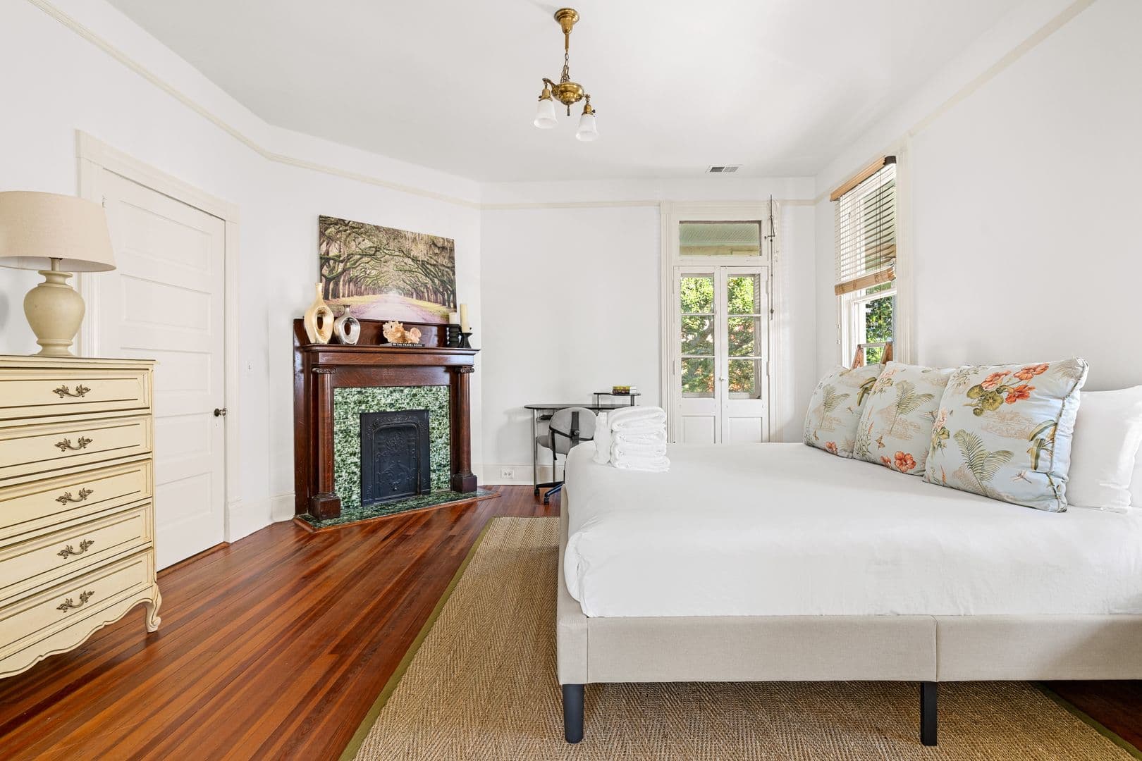 Charleston House: 118 Rutledge Avenue