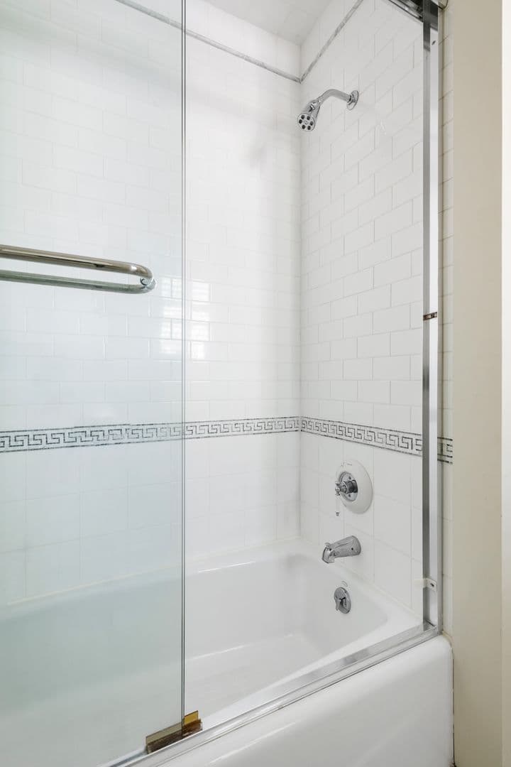 Charleston House: 84 1/3 King Street