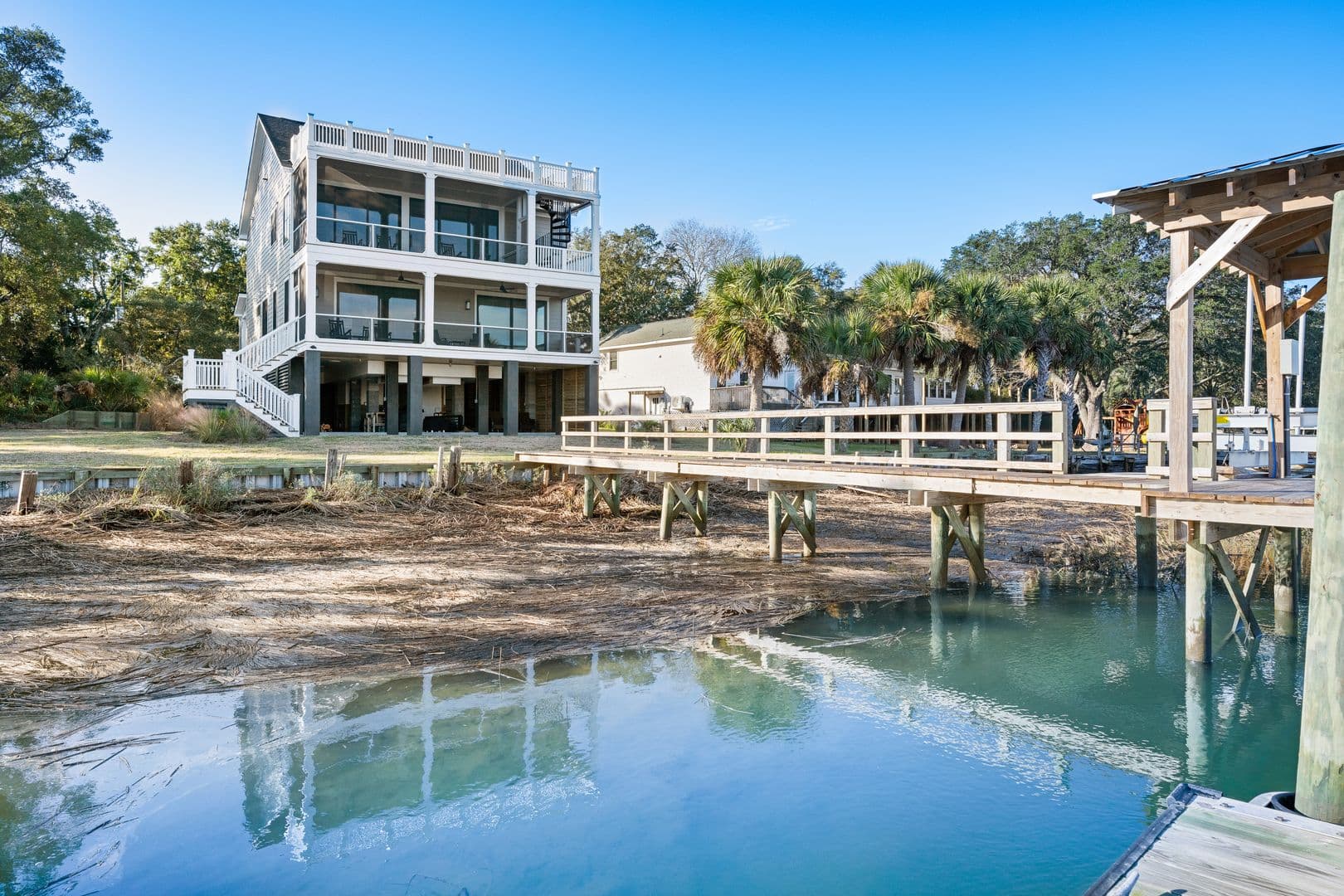Charleston House: 1532 Oak Island Drive