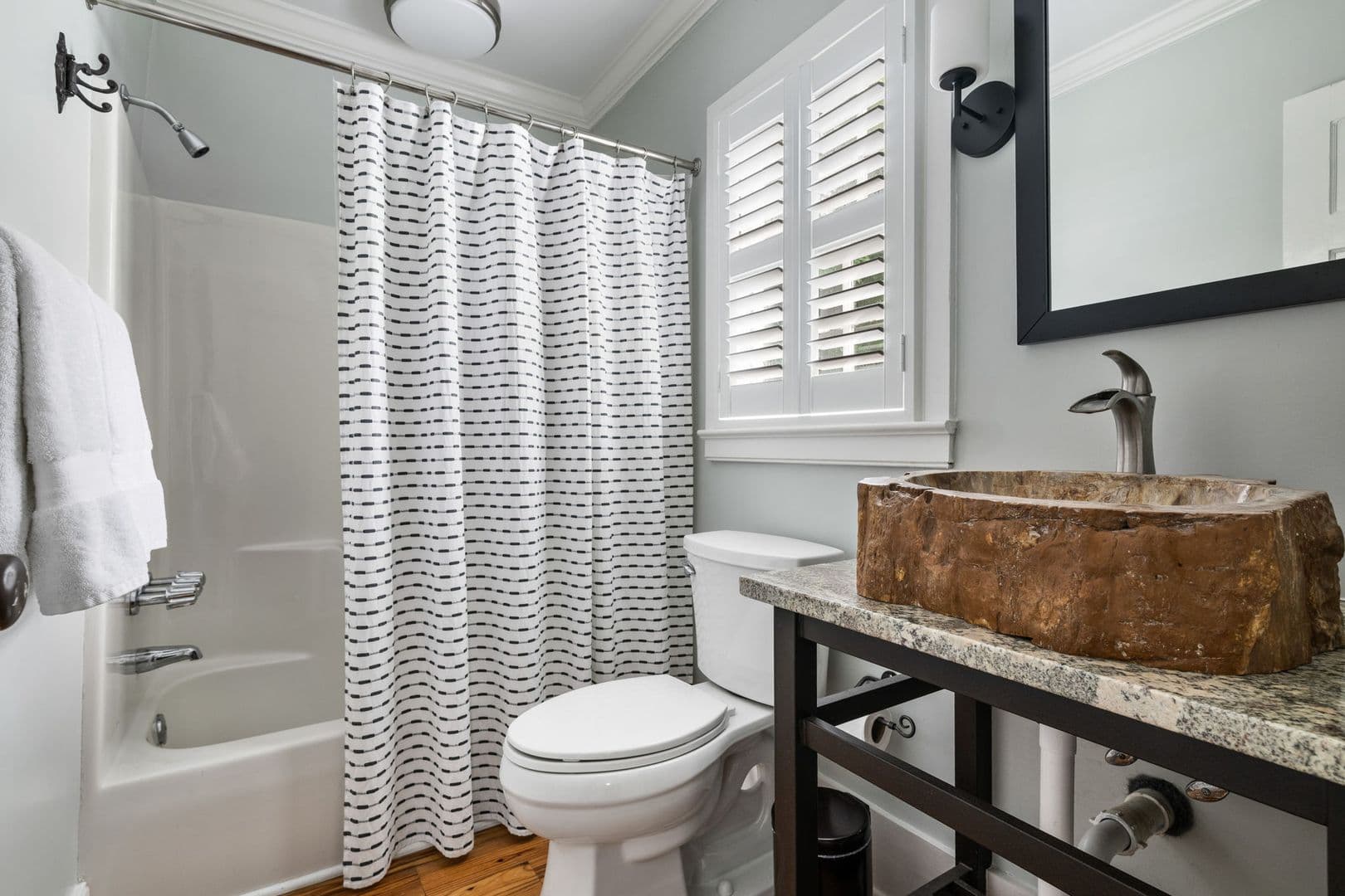 Charleston House: 25 Sires Street