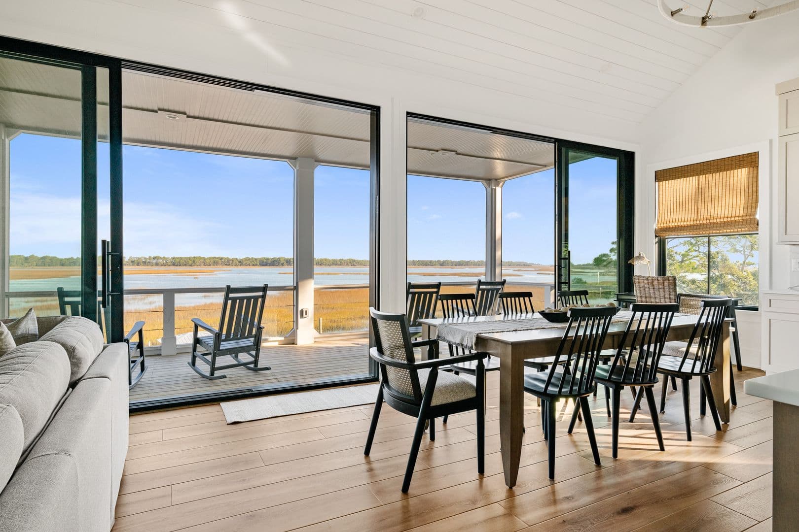 Charleston House: 1532 Oak Island Drive