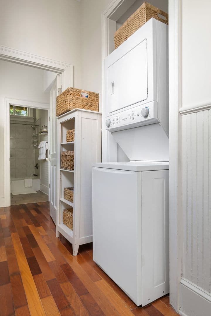 Charleston Apartment: 314 Ashley Avenue