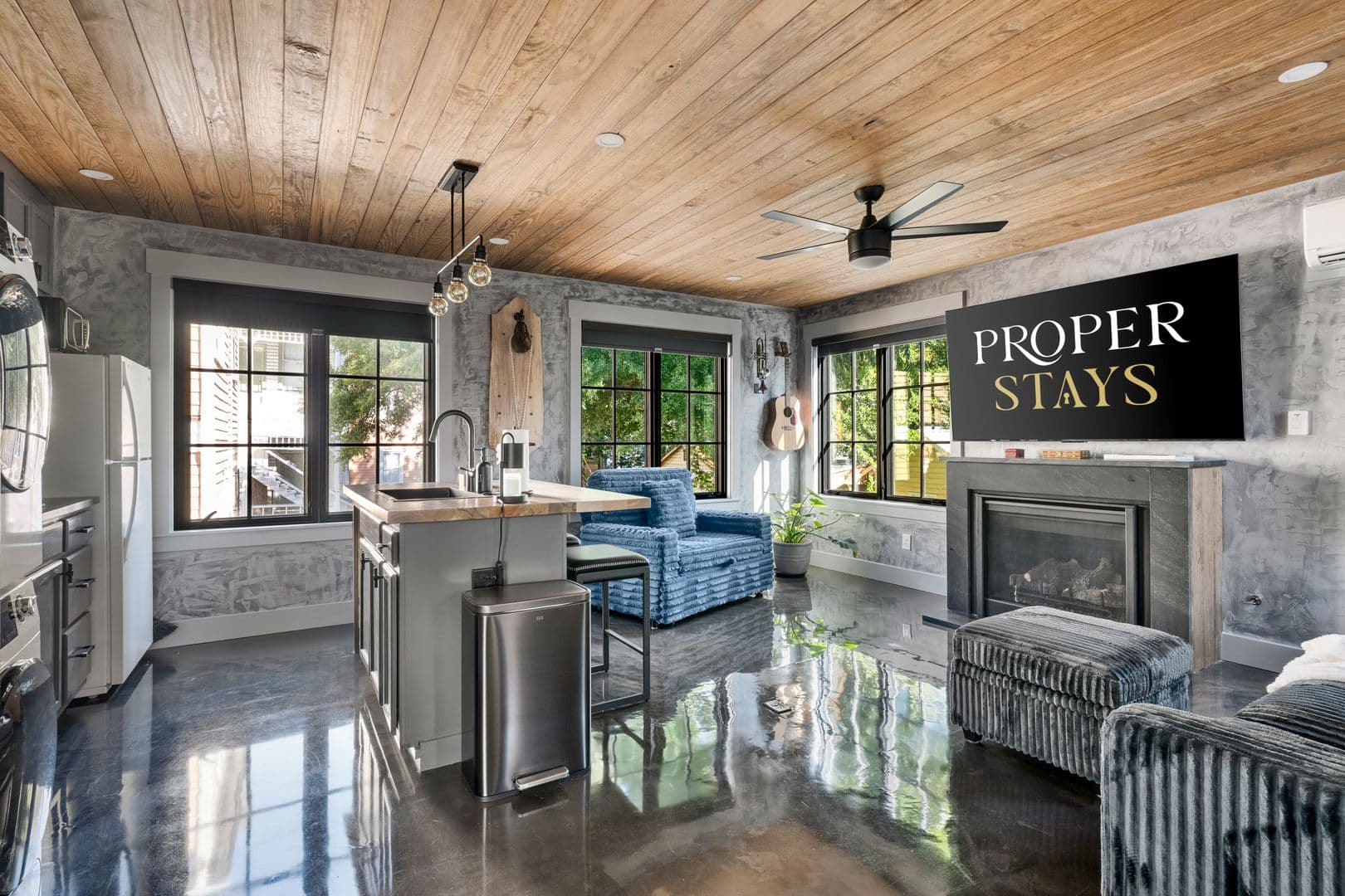 Charleston House: 250 Rutledge Avenue
