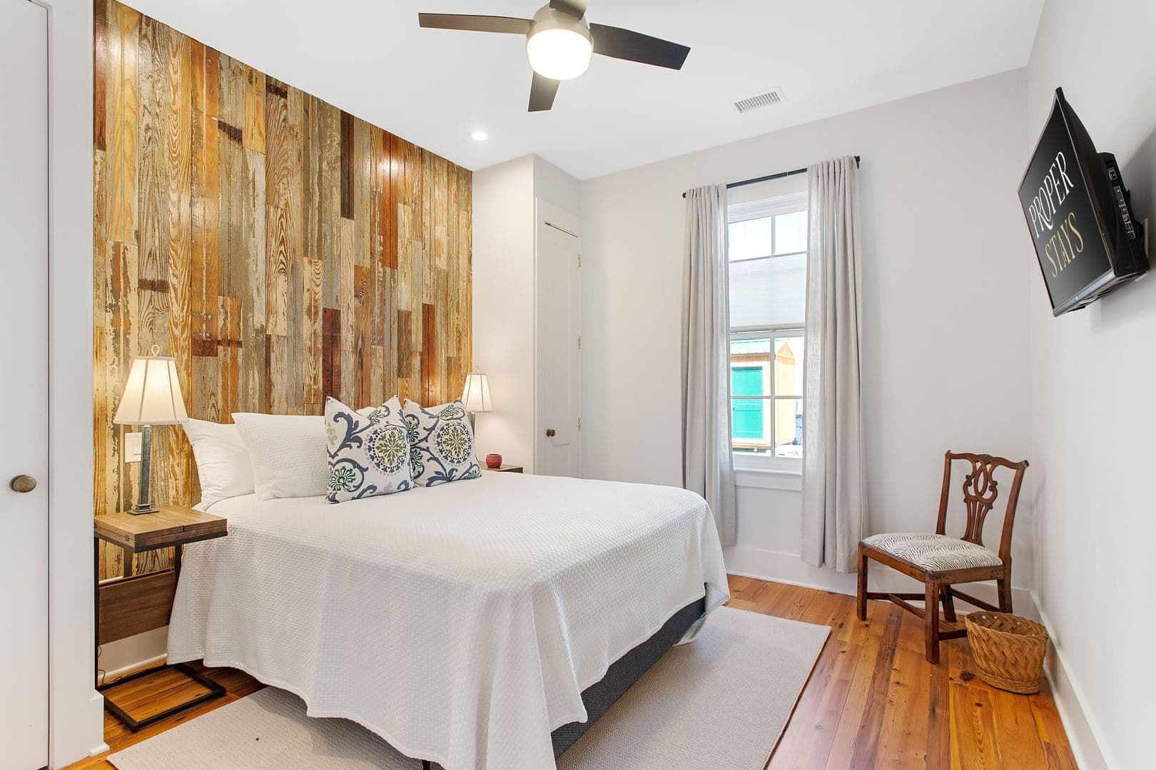 Charleston House: 62 Queen Street