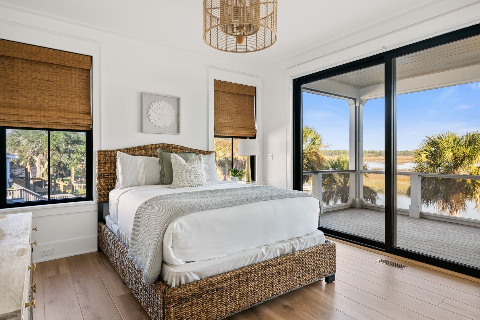 Charleston House: 1532 Oak Island Drive