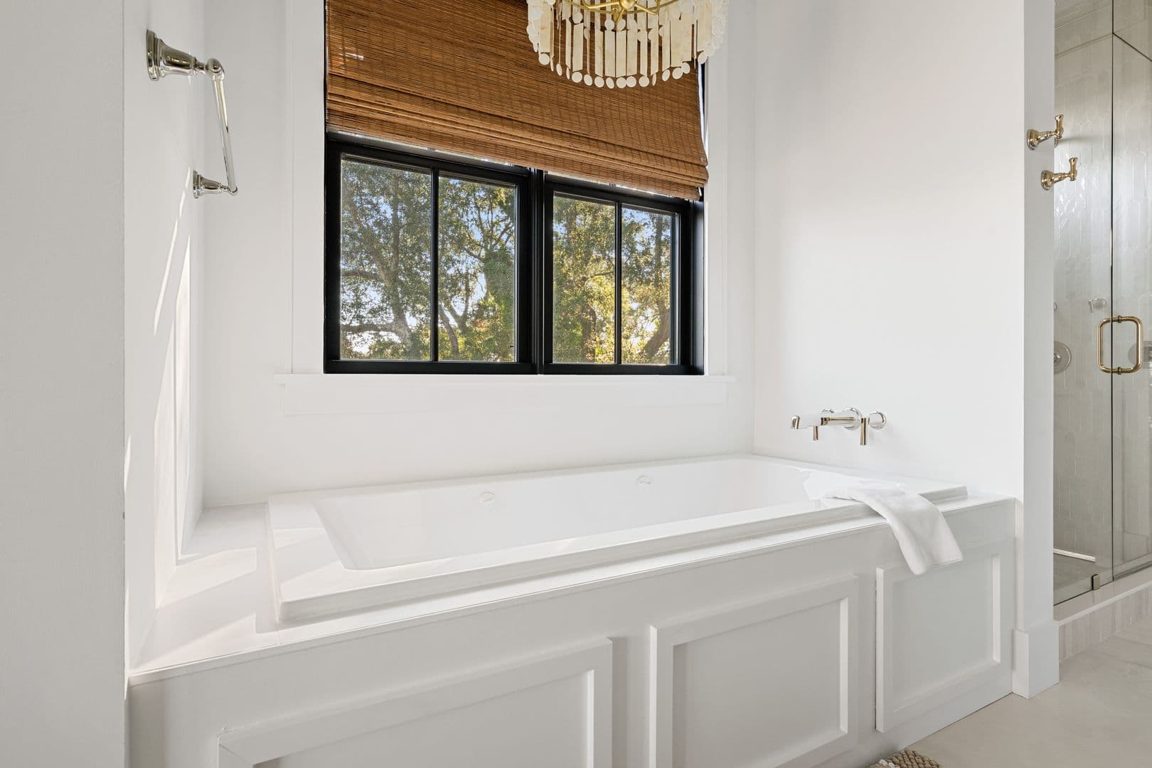 Charleston House: 1532 Oak Island Drive