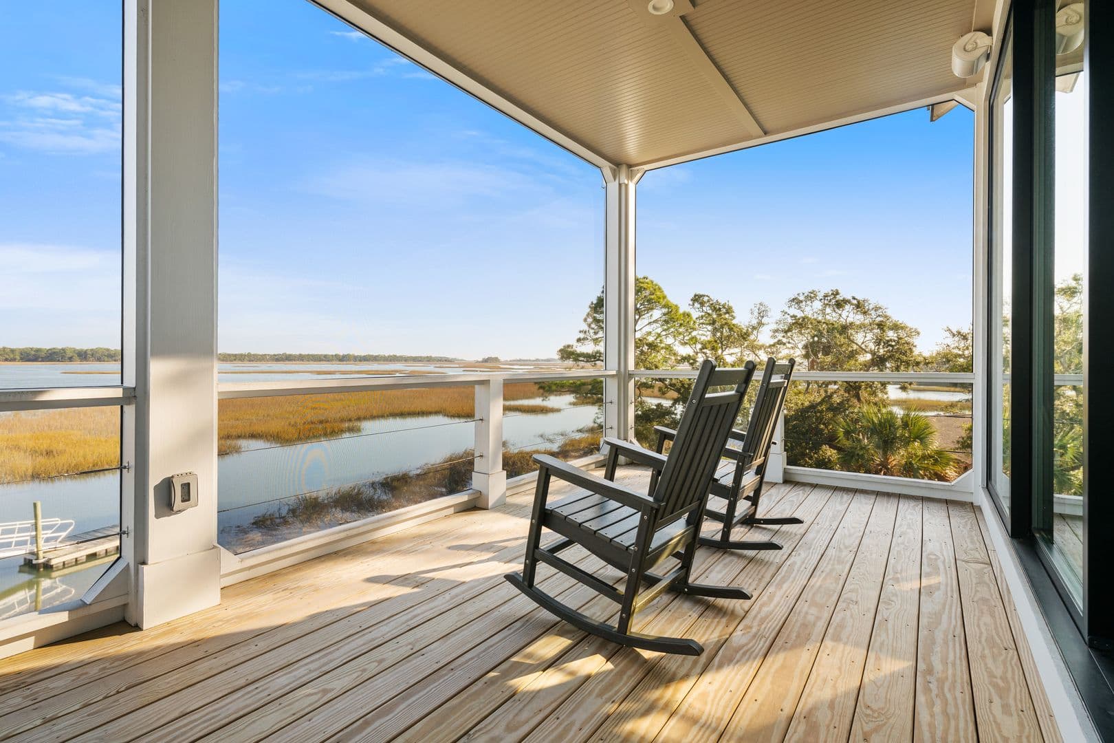 Charleston House: 1532 Oak Island Drive