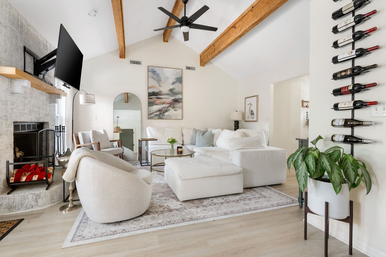 Charleston House: 14 Hillcreek Blvd