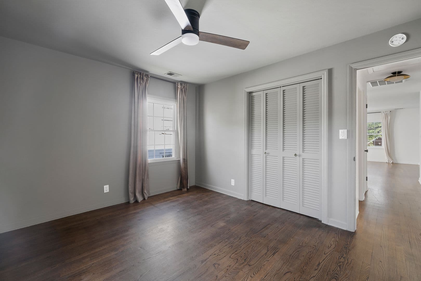 Charleston House: 68 Dunnemann Ave