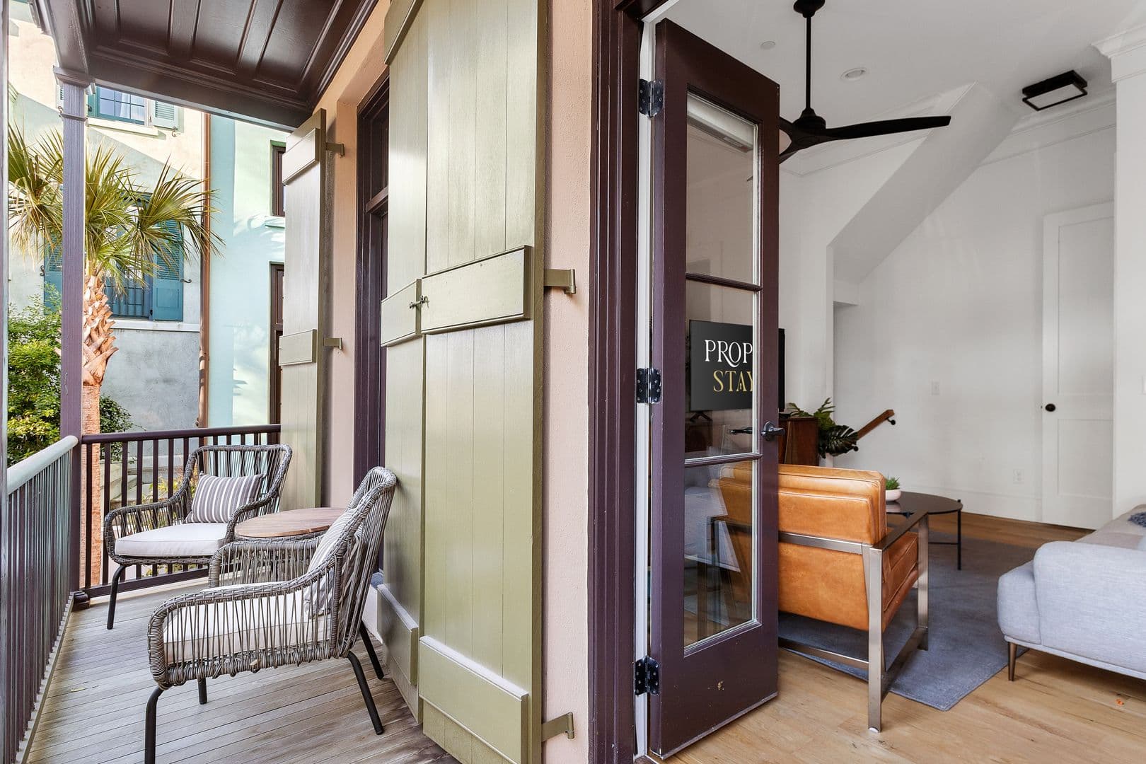 Charleston House: 16 Catfiddle St.