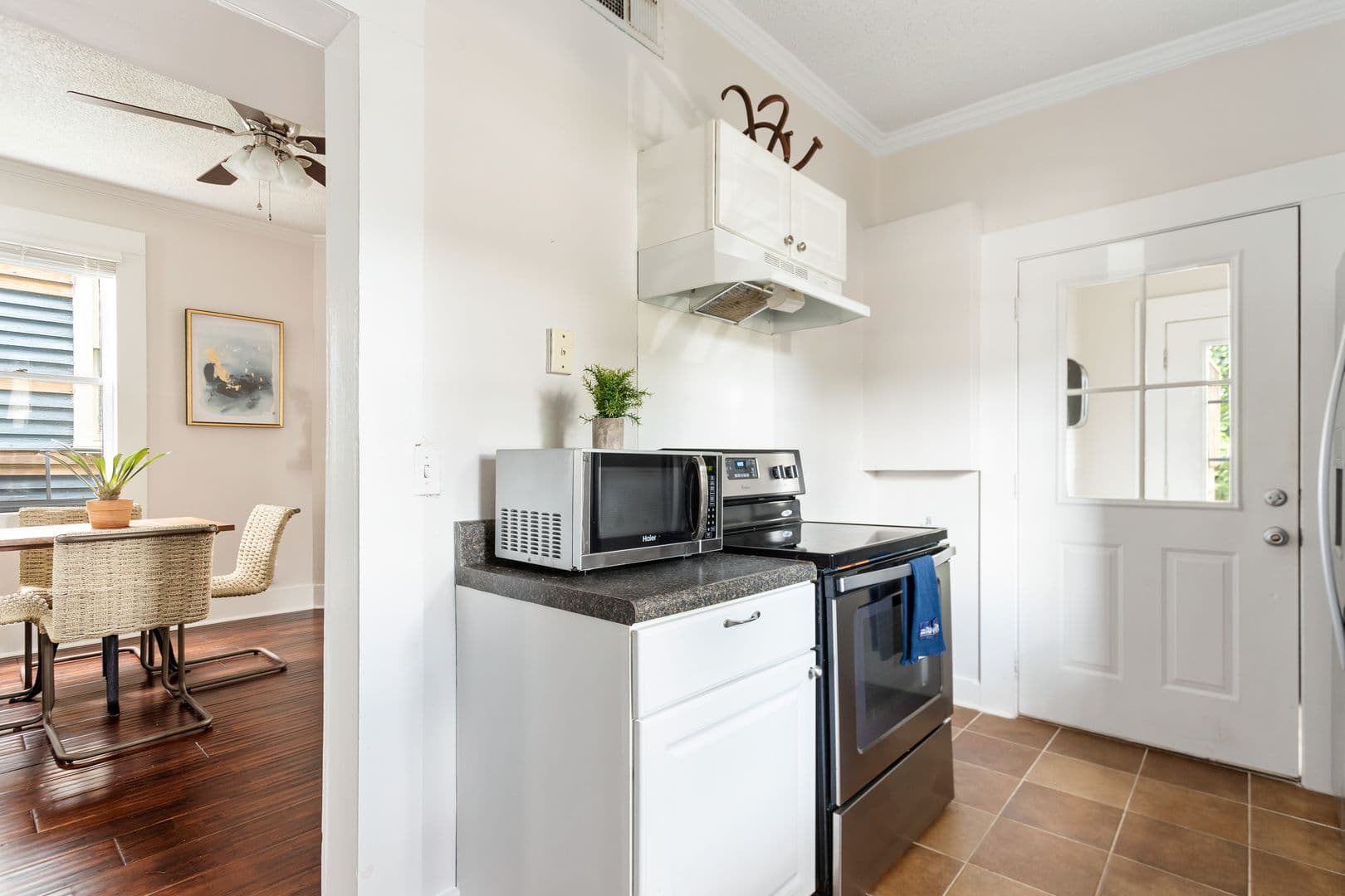Charleston House: 628 Rutledge Avenue