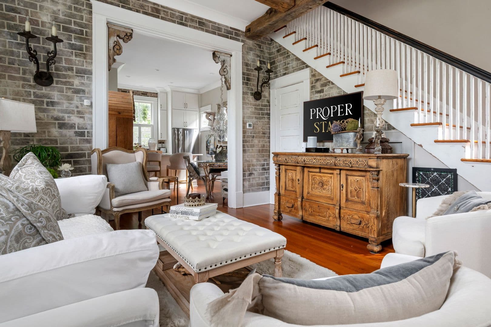 Charleston House: 50 Montagu Street