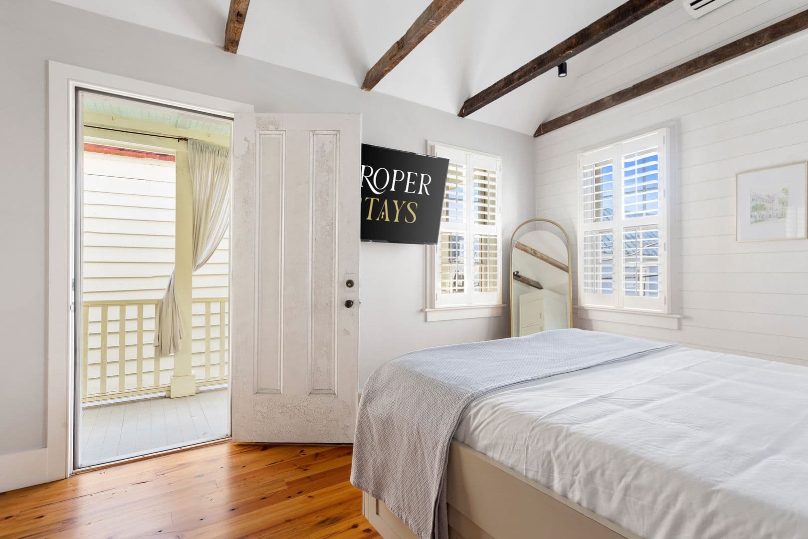 Charleston House: 10 Sires street