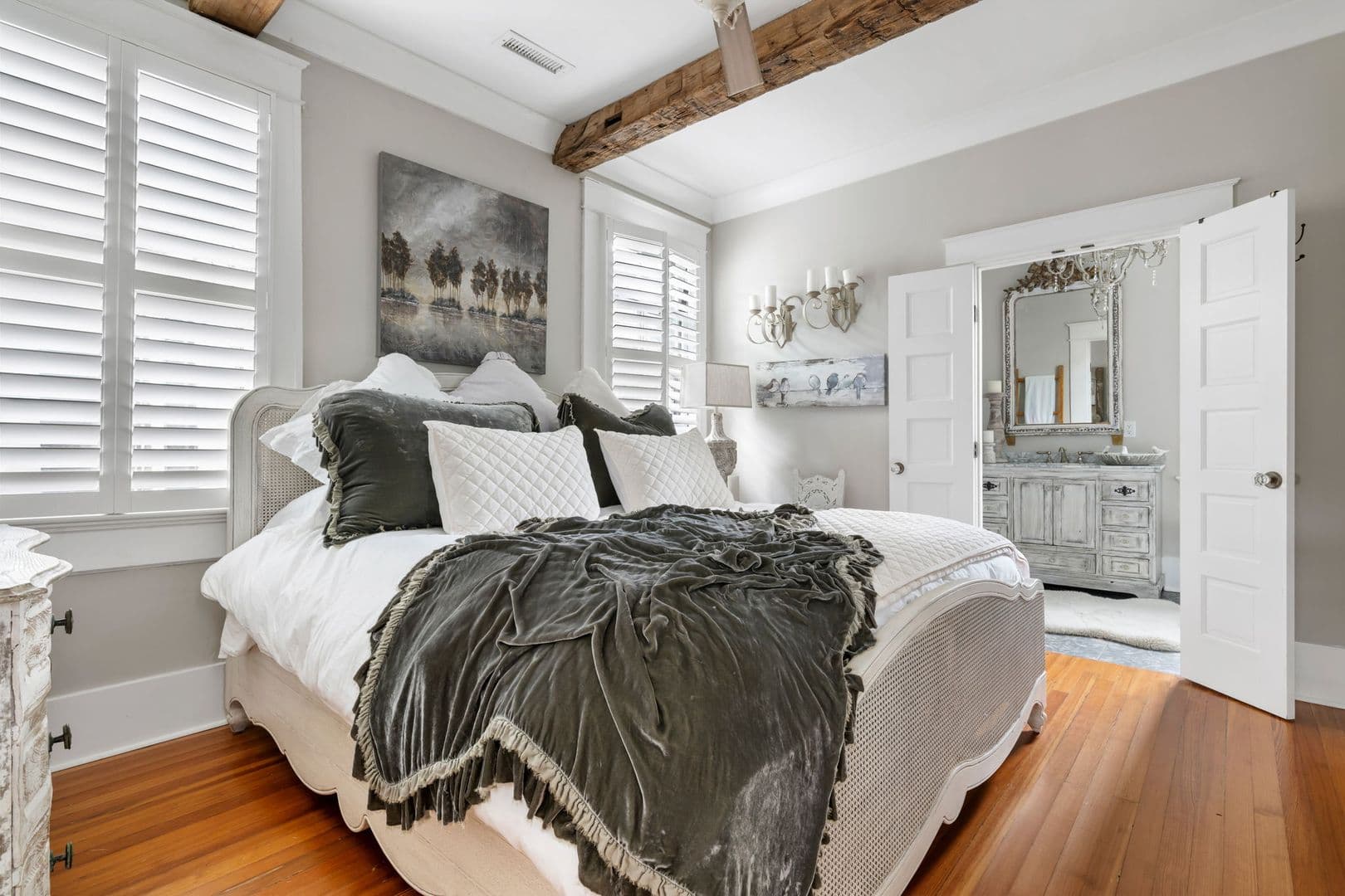 Charleston House: 50 Montagu Street