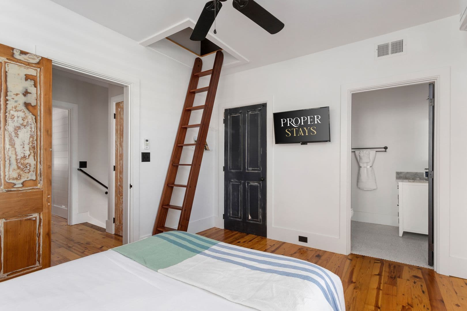Charleston House: 10 Sires street
