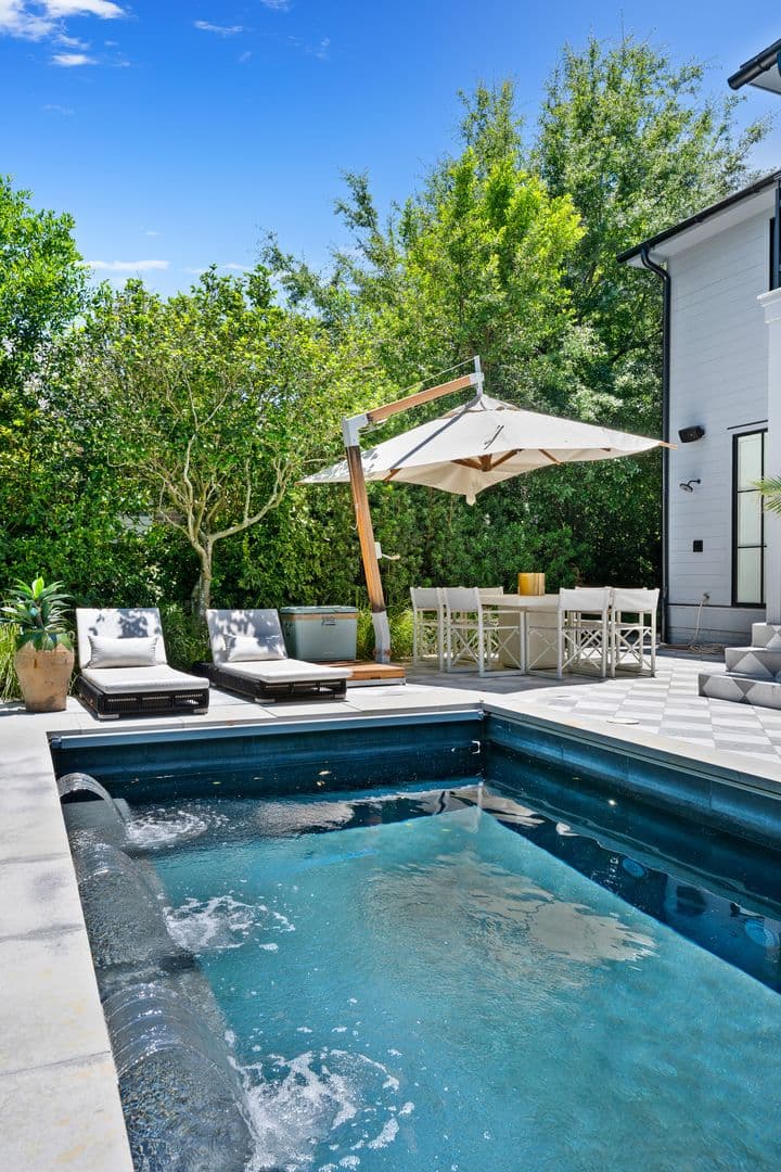 Mount Pleasant House: 11 Pierates Cruz
