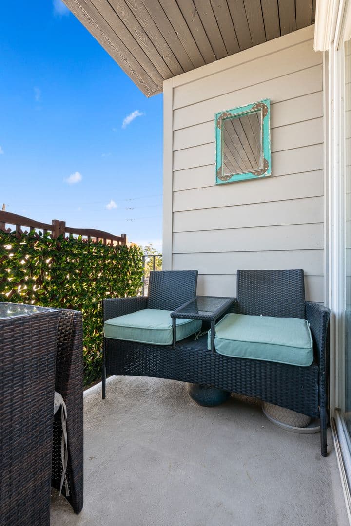 Charleston House: 259 East Bay Unit 8B